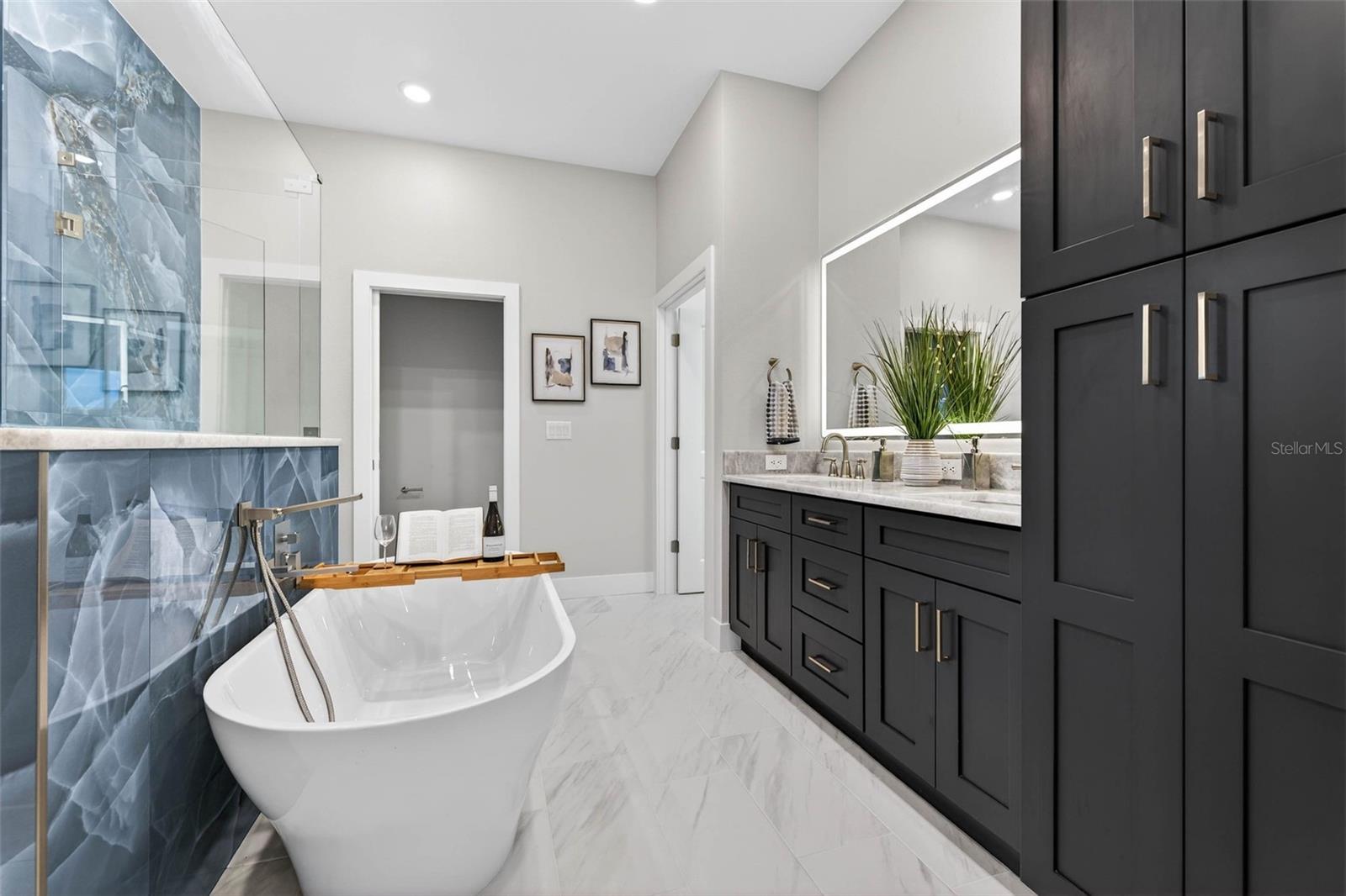 2540 34TH AVE N, ST PETERSBURG, FL — photo 24