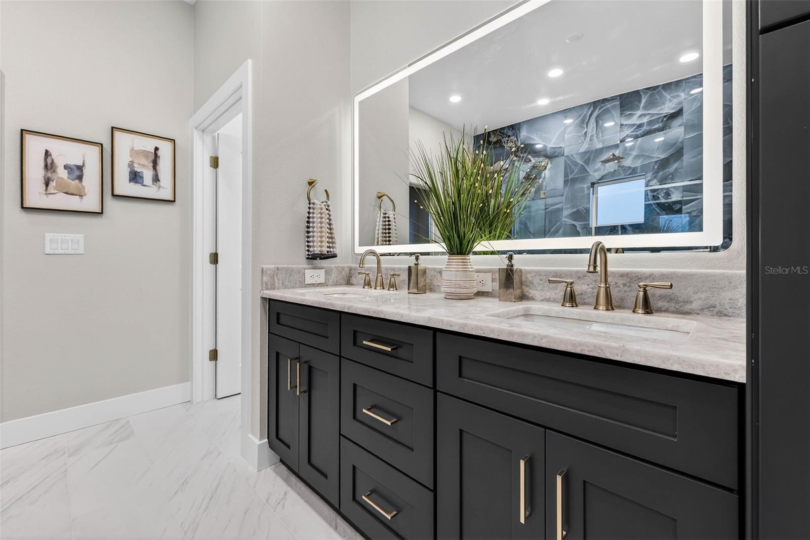 2540 34TH AVE N, ST PETERSBURG, FL — photo 25