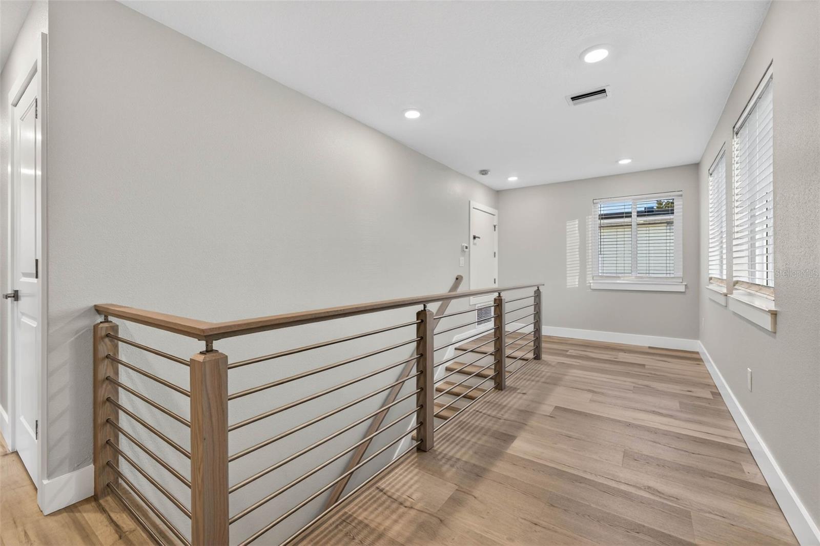 2540 34TH AVE N, ST PETERSBURG, FL — photo 28