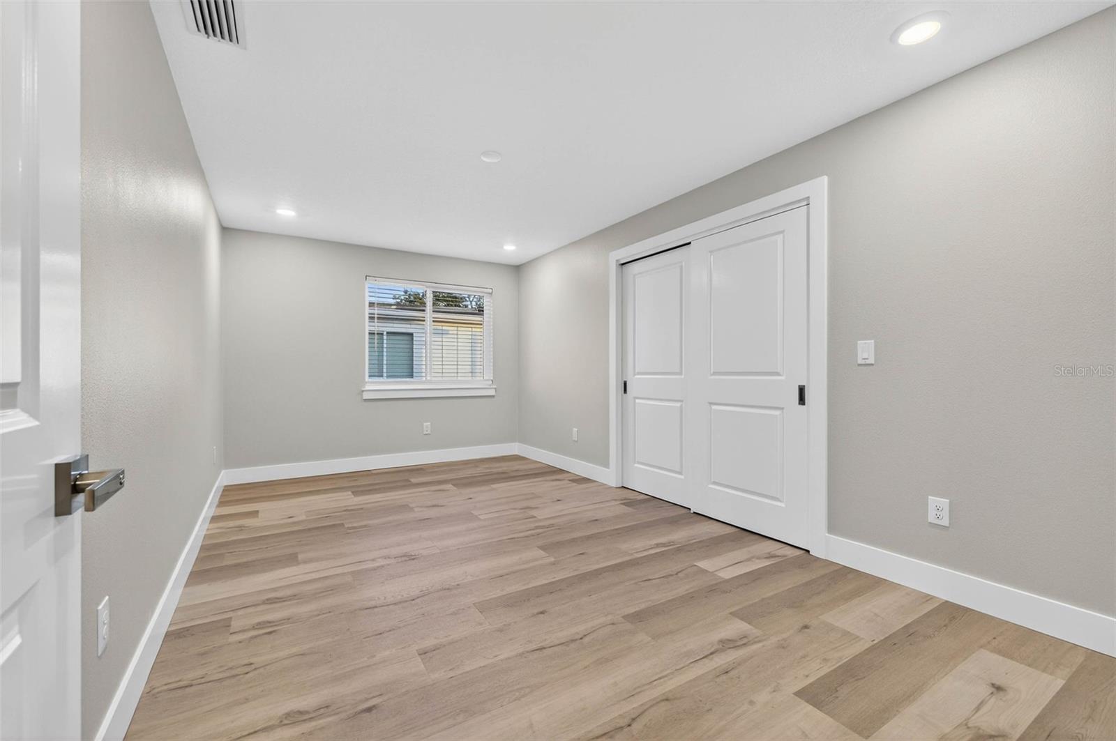2540 34TH AVE N, ST PETERSBURG, FL — photo 34