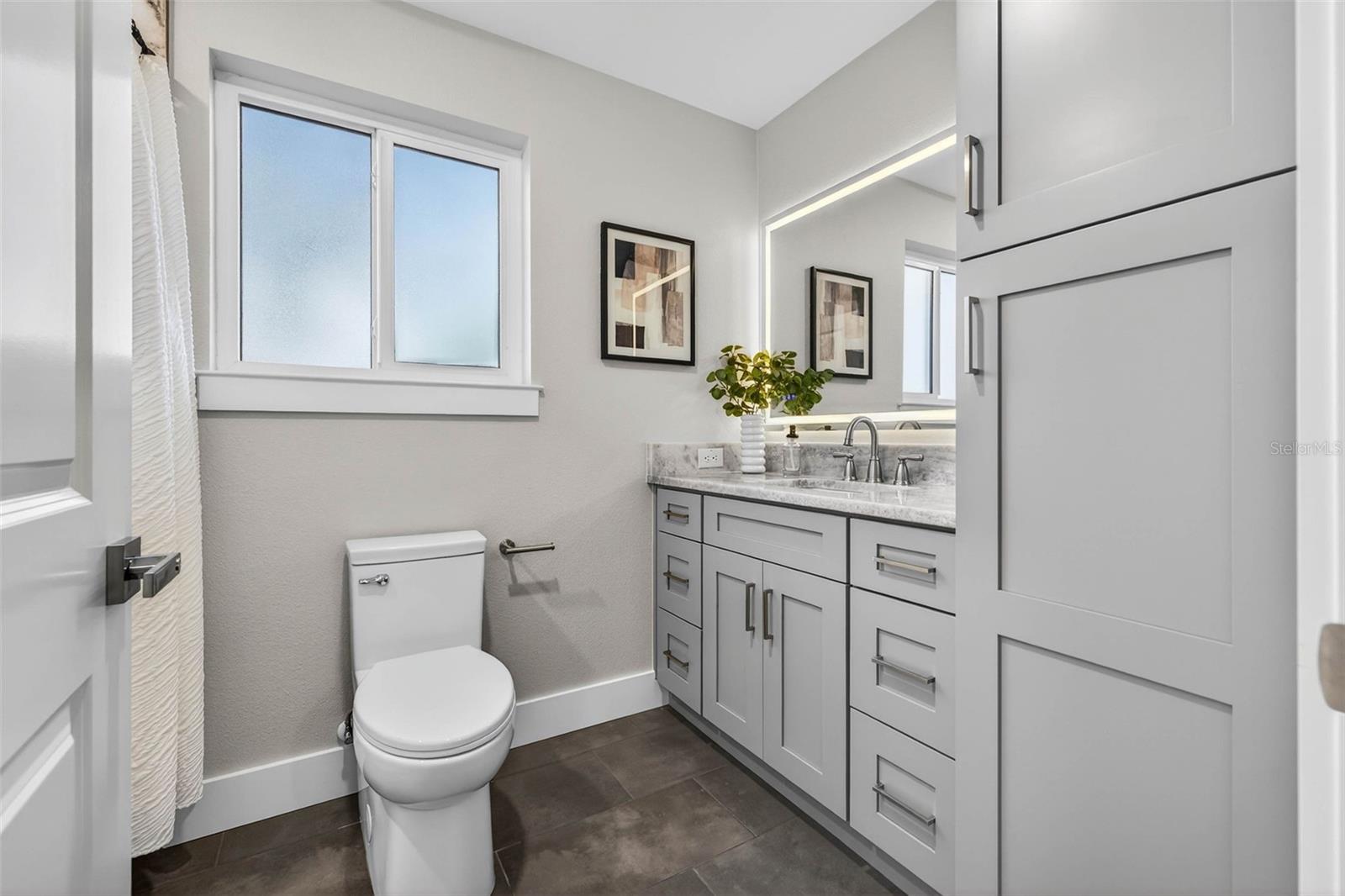 2540 34TH AVE N, ST PETERSBURG, FL — photo 36