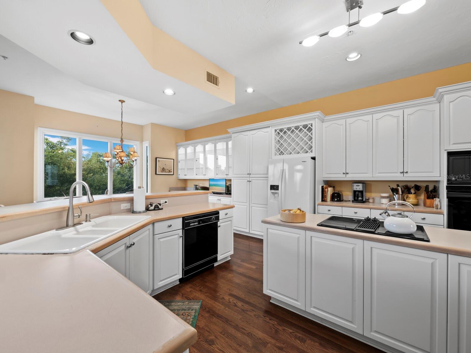 836 EVERGREEN WAY, LONGBOAT KEY, FL — photo 17