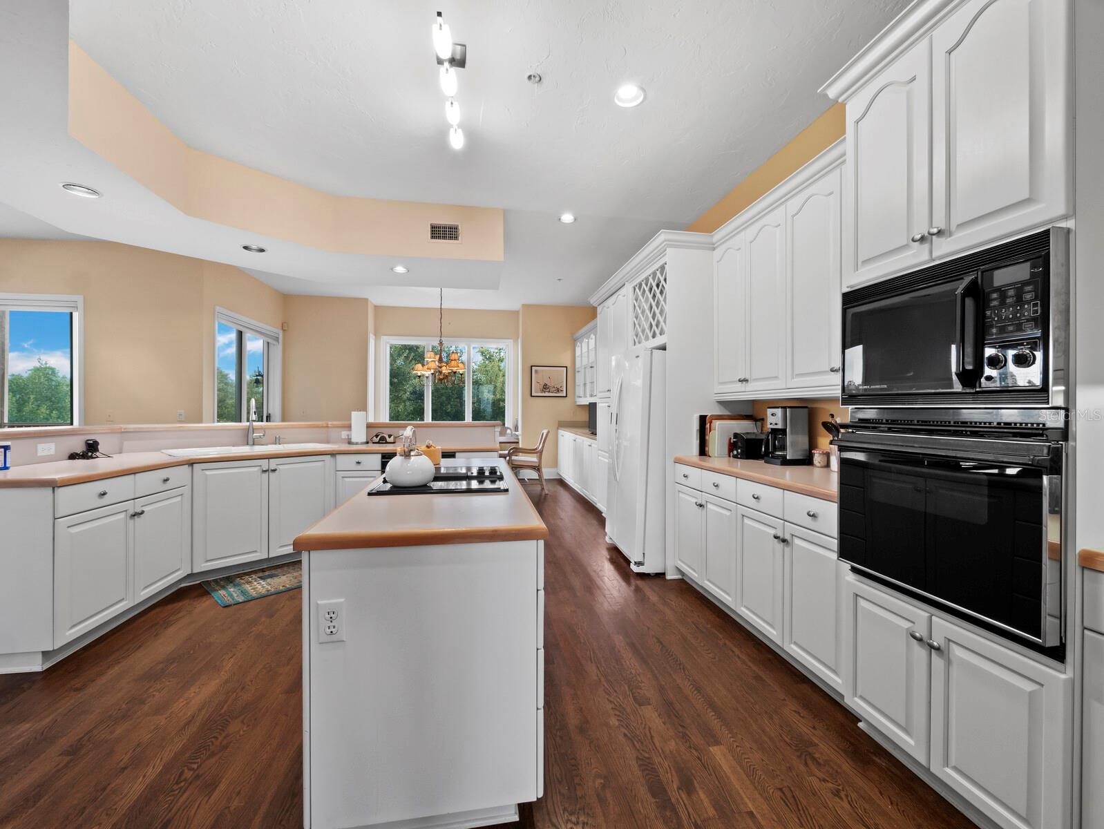 836 EVERGREEN WAY, LONGBOAT KEY, FL — photo 18