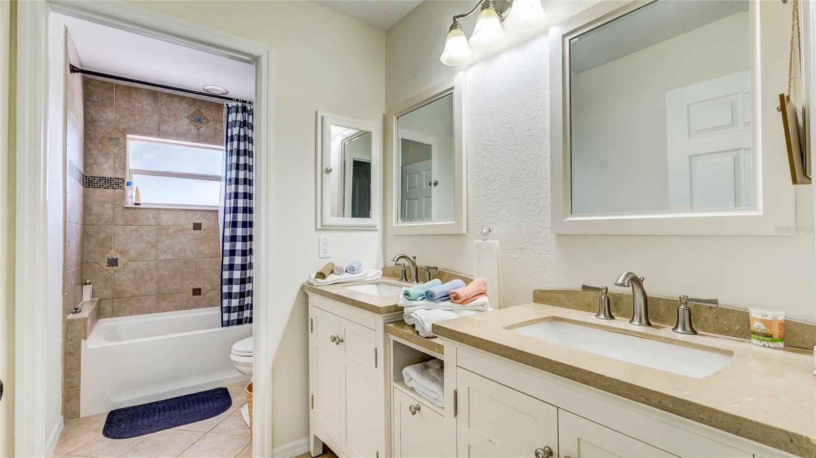 560 OAKFORD RD, SARASOTA, FL — photo 17