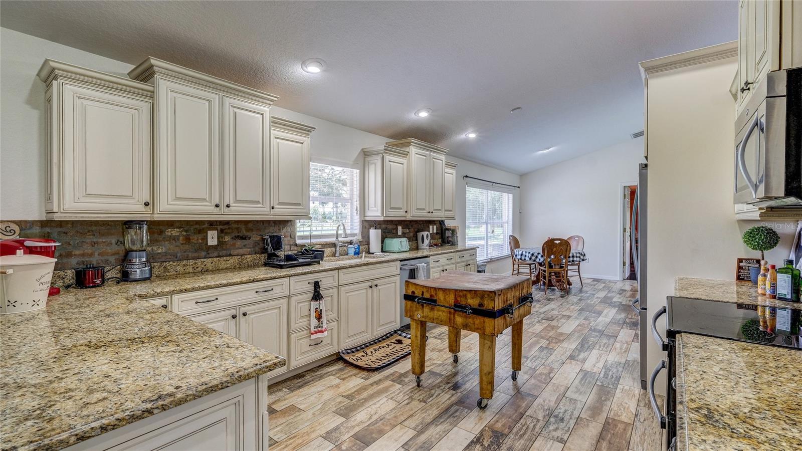 560 OAKFORD RD, SARASOTA, FL — photo 19