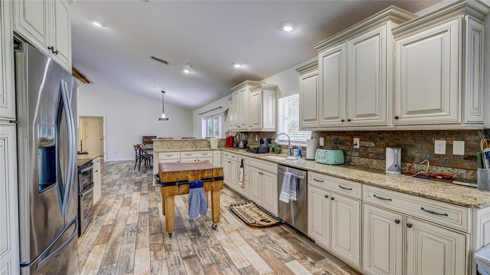 560 OAKFORD RD, SARASOTA, FL — photo 21