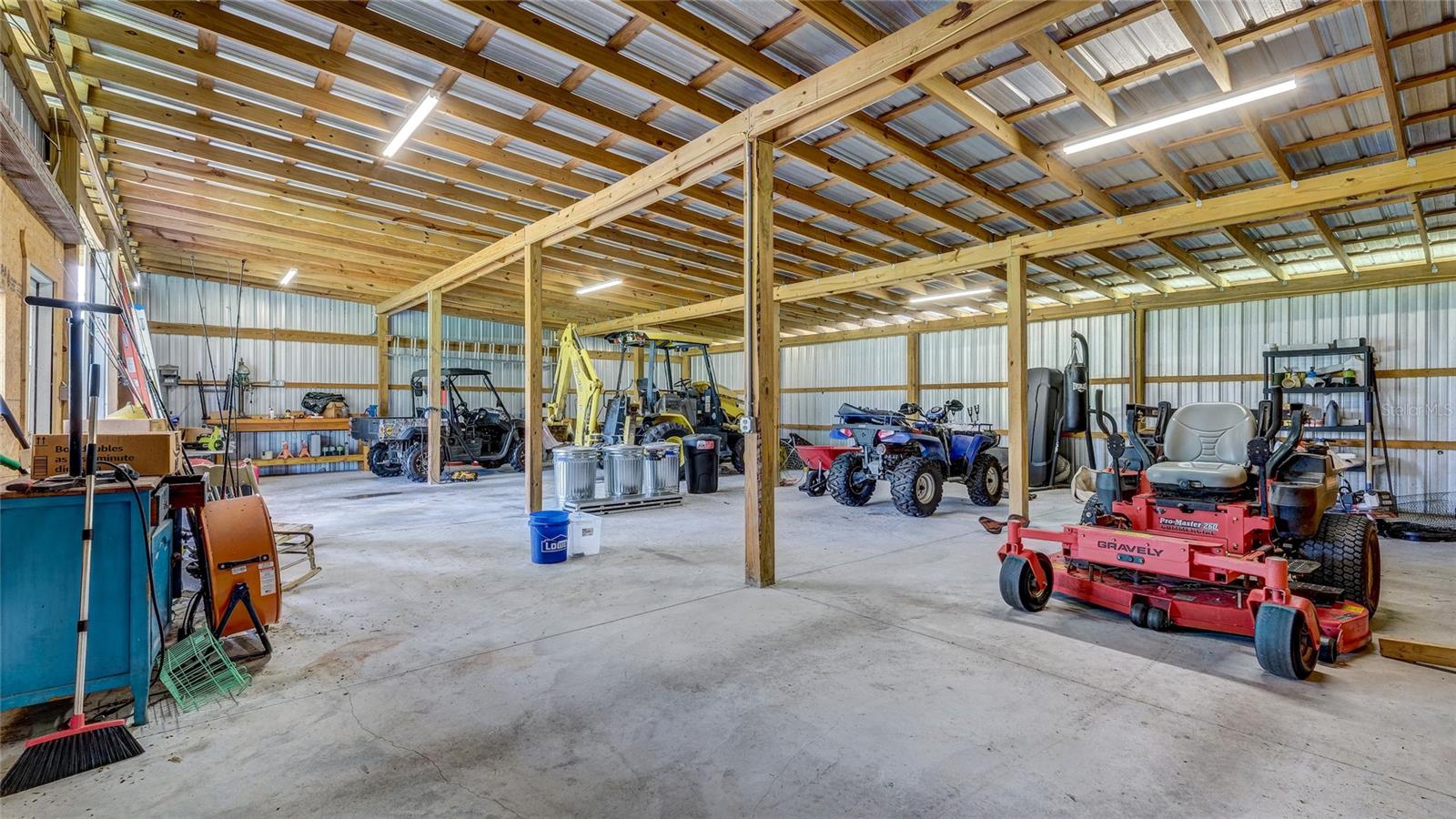 560 OAKFORD RD, SARASOTA, FL — photo 35