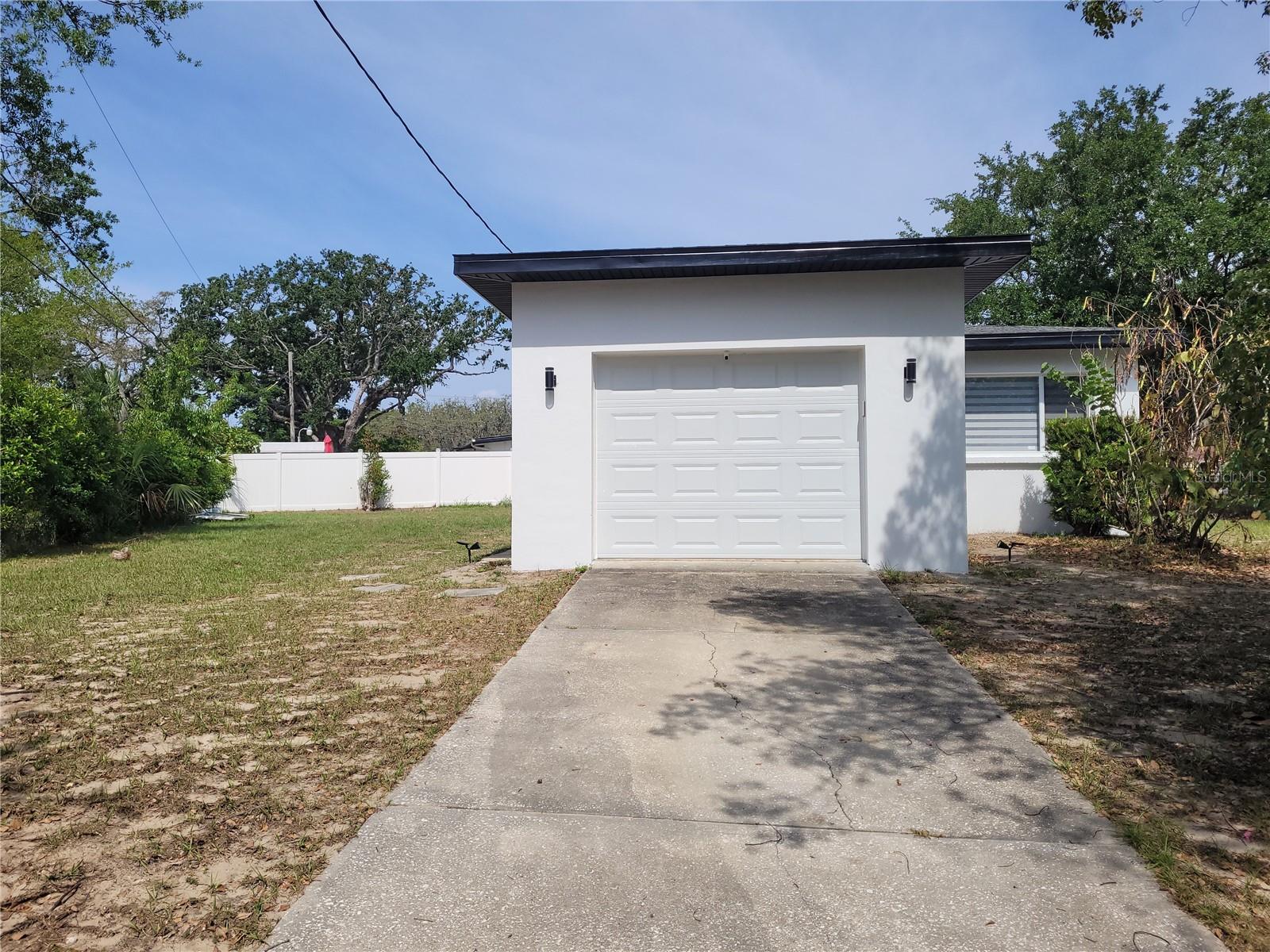 105 FOREST PARK AVE, TEMPLE TERRACE, FL — photo 2