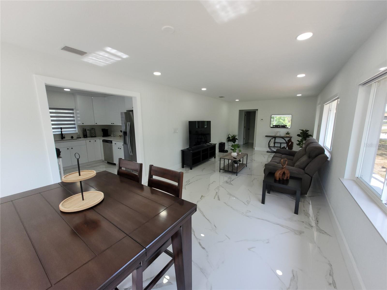 105 FOREST PARK AVE, TEMPLE TERRACE, FL — photo 8
