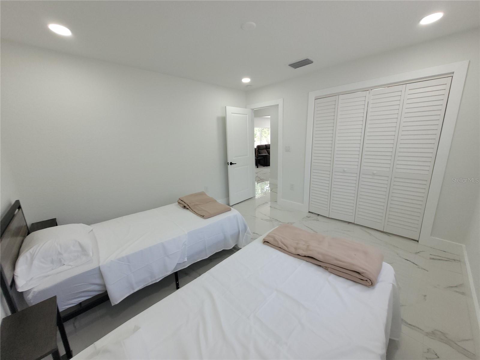 105 FOREST PARK AVE, TEMPLE TERRACE, FL — photo 15