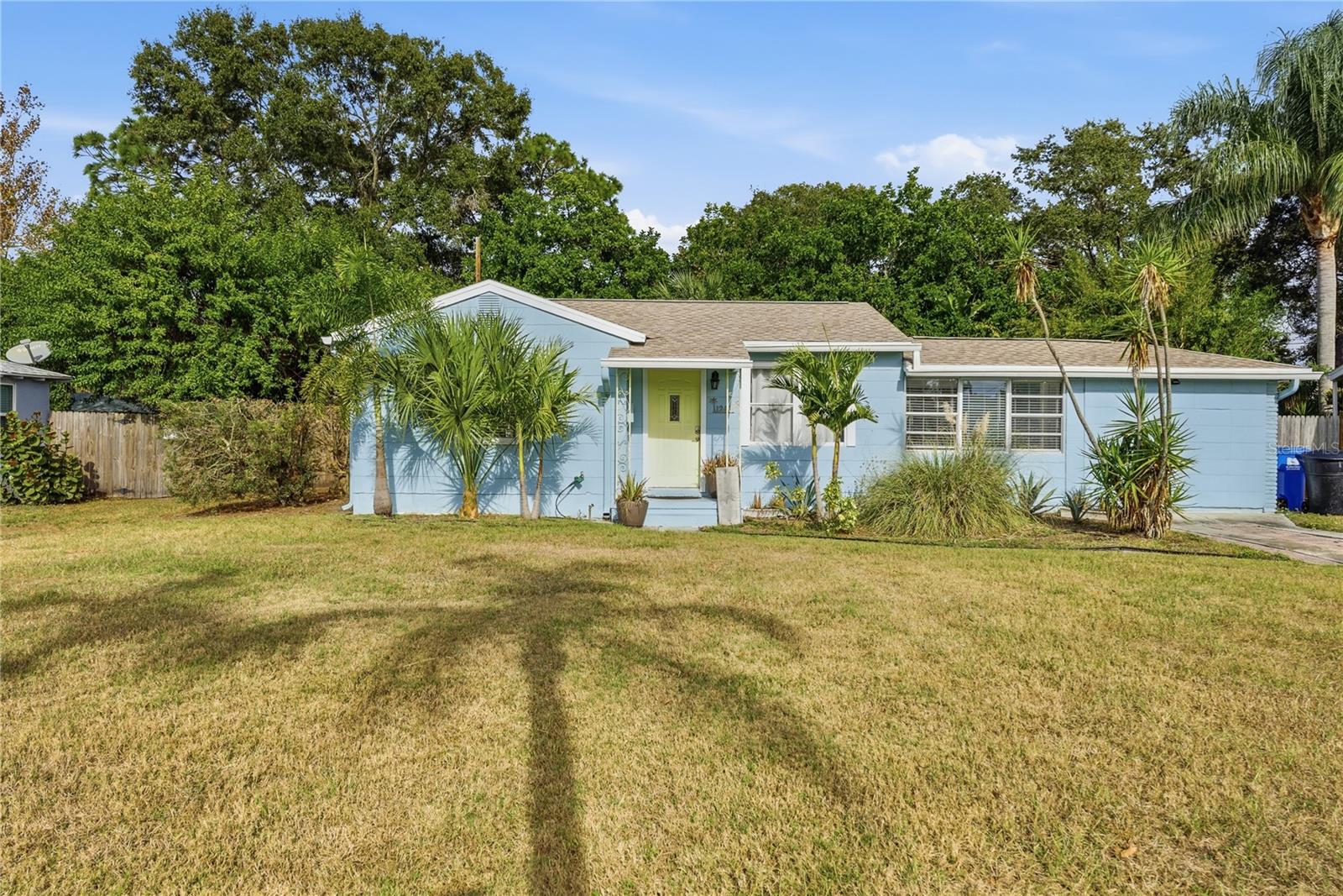 1249 ESSEX DR N, ST PETERSBURG, FL — photo 2