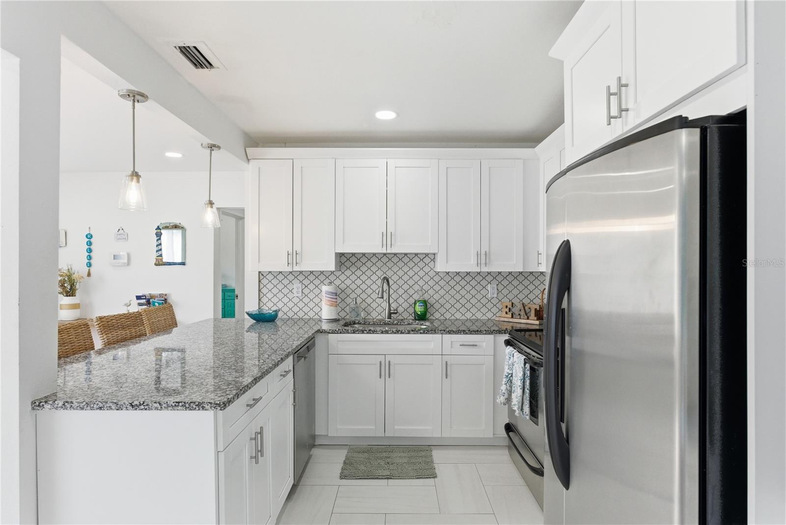 1249 ESSEX DR N, ST PETERSBURG, FL — photo 7