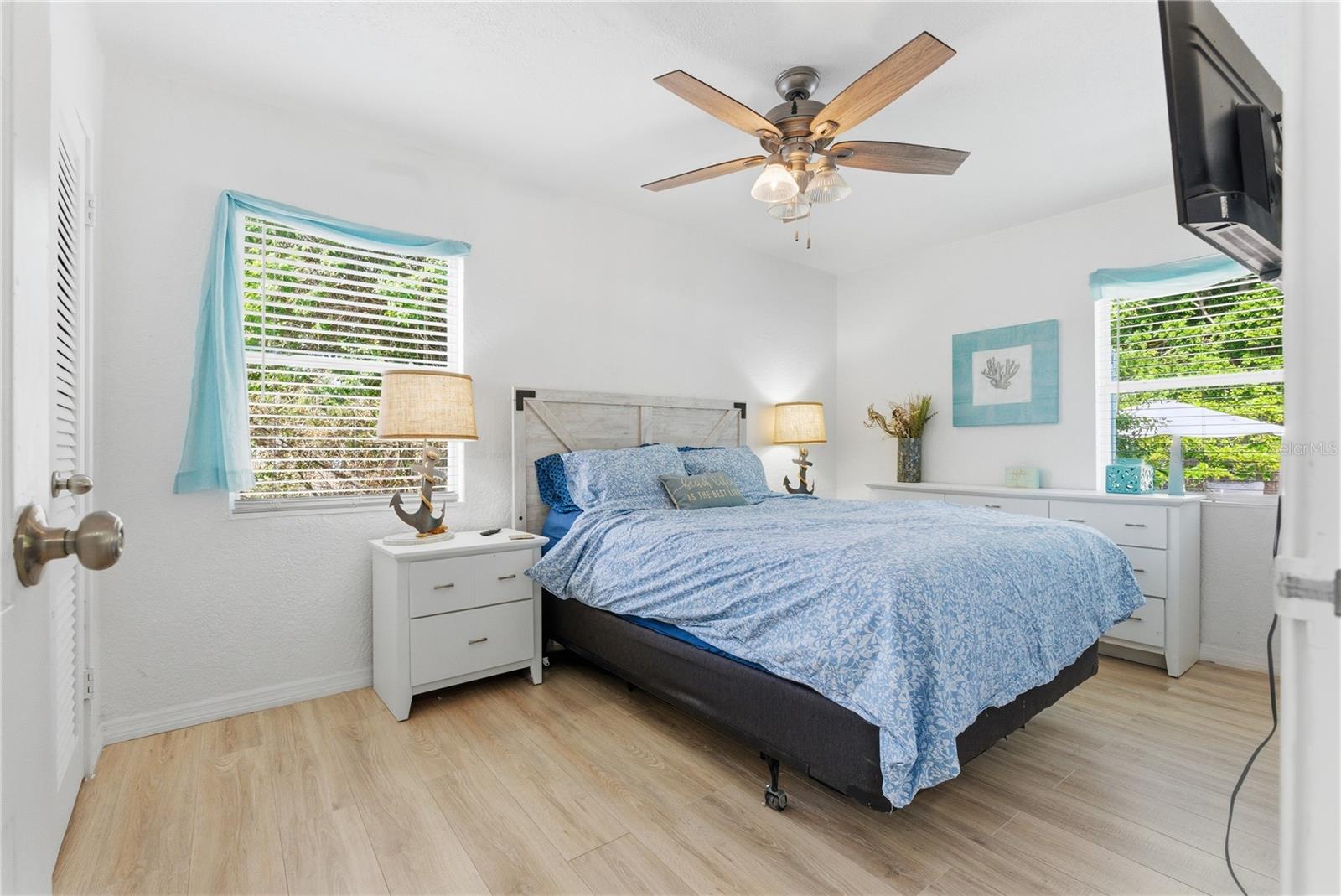 1249 ESSEX DR N, ST PETERSBURG, FL — photo 16