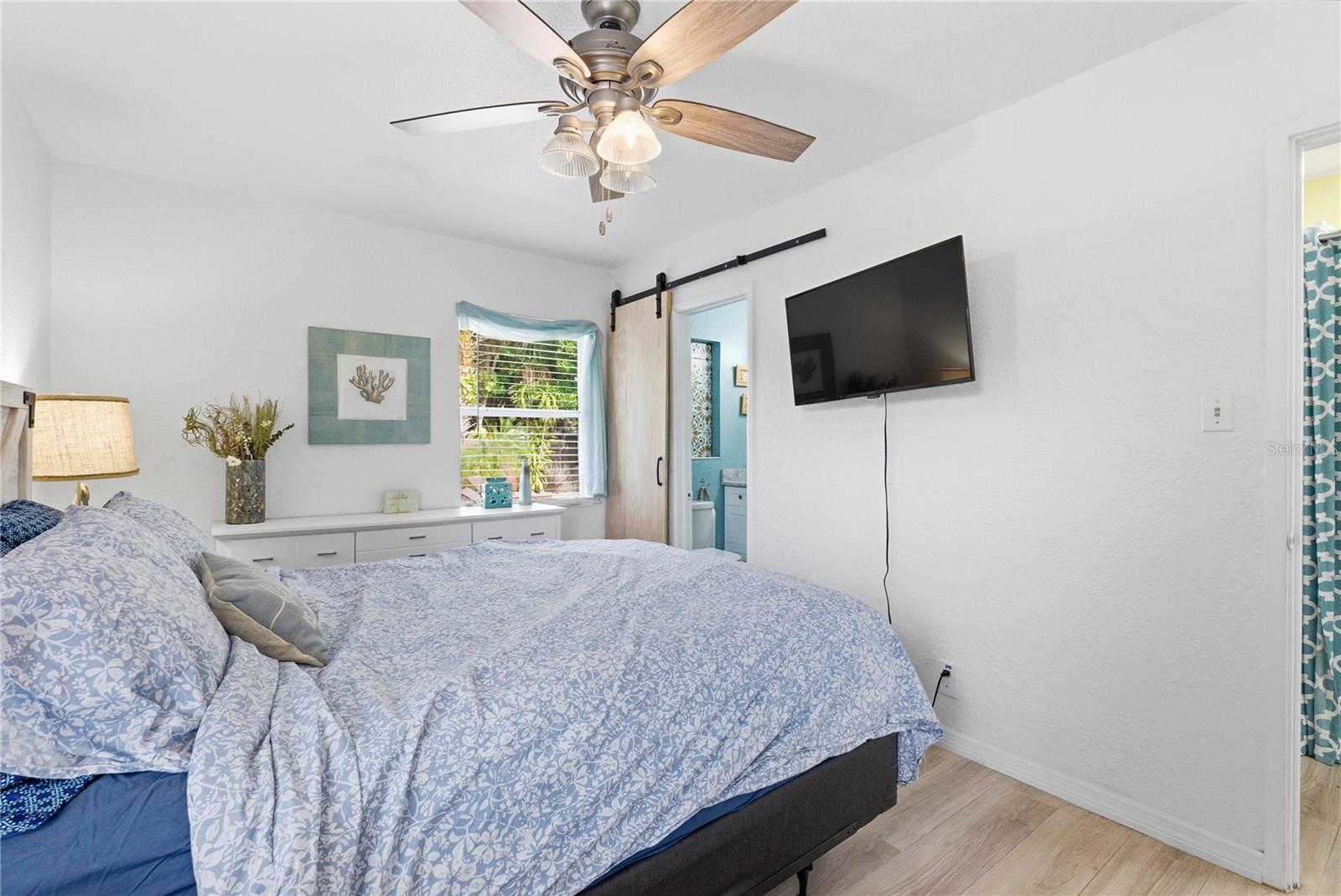 1249 ESSEX DR N, ST PETERSBURG, FL — photo 17