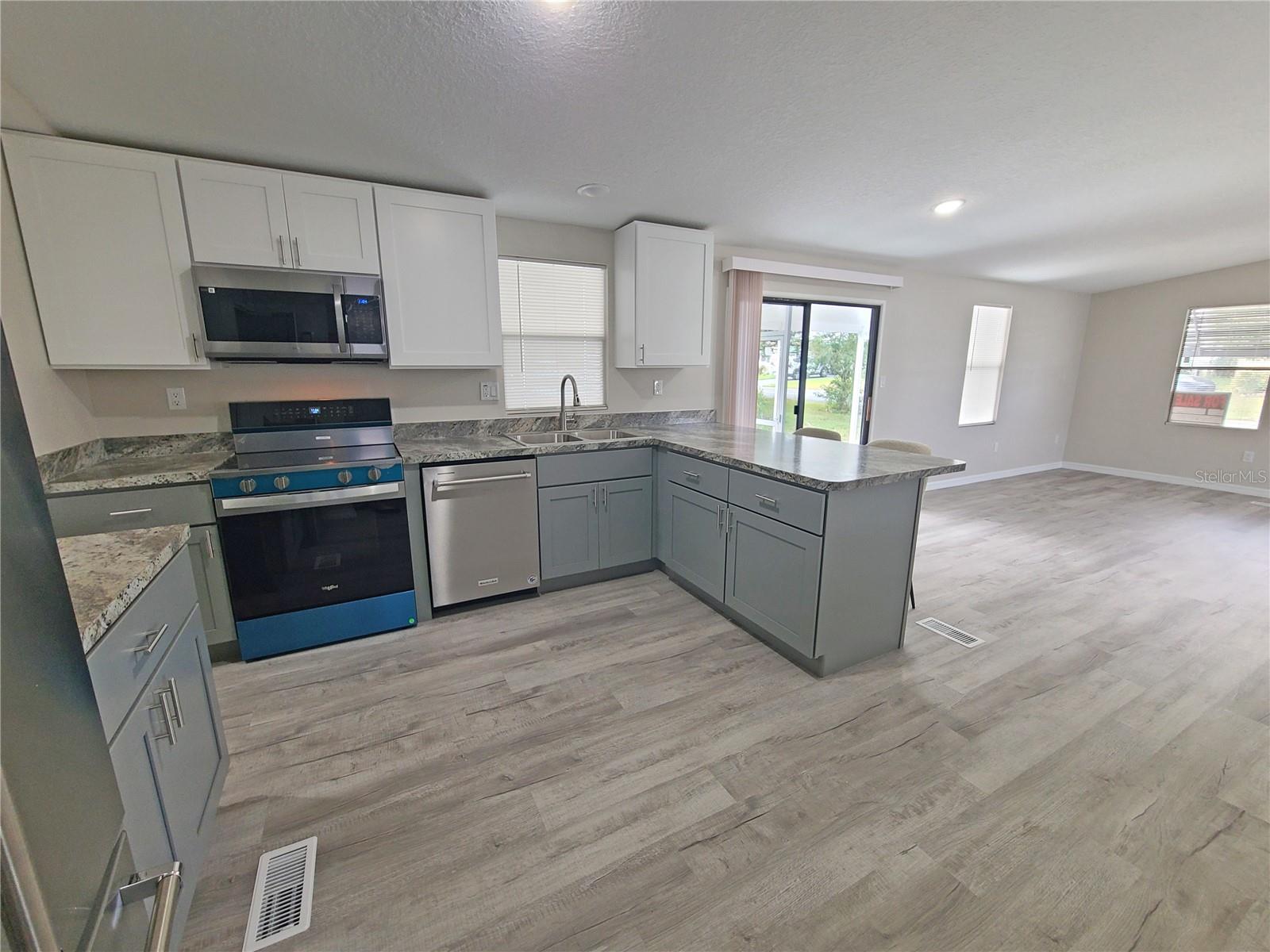 710 COACHMAN DR, LEESBURG, FL — photo 12