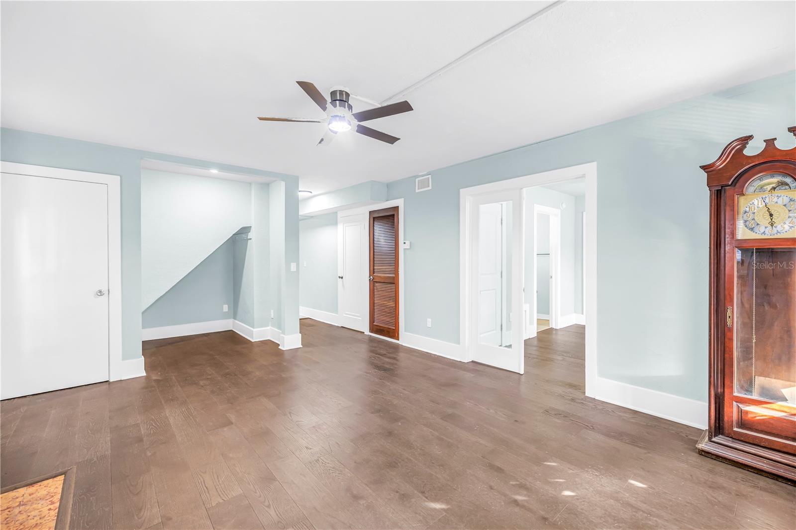 1012 GRANVILLE CT N, ST PETERSBURG, FL — photo 2