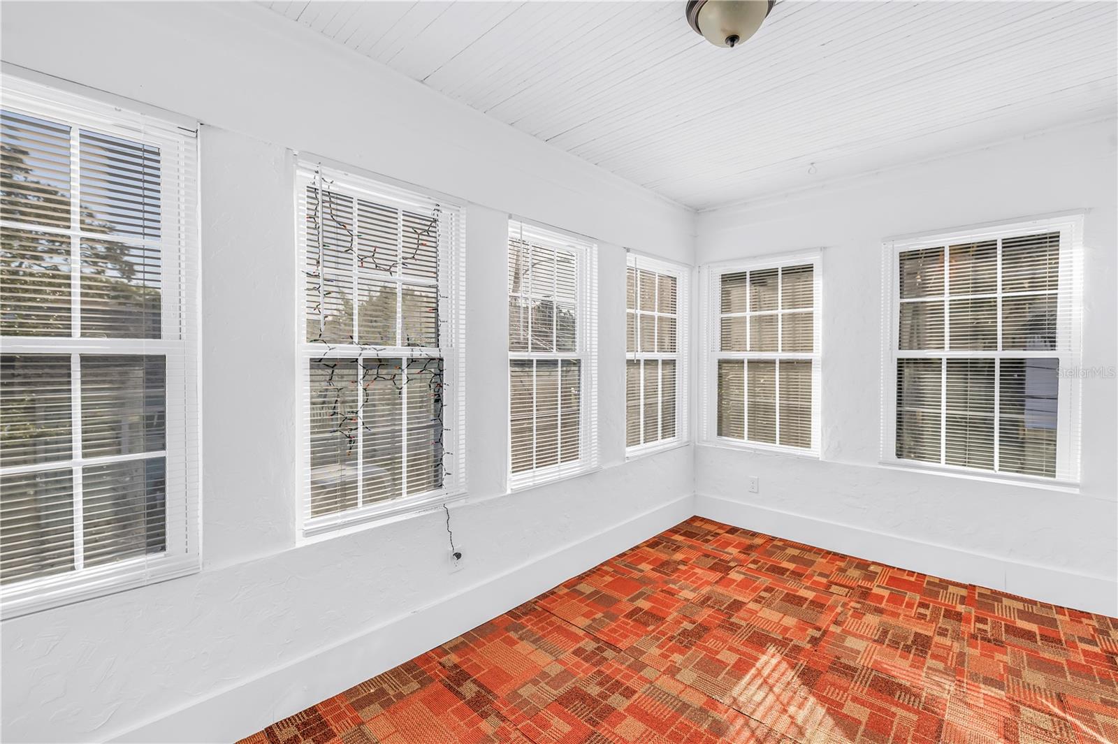 1012 GRANVILLE CT N, ST PETERSBURG, FL — photo 22