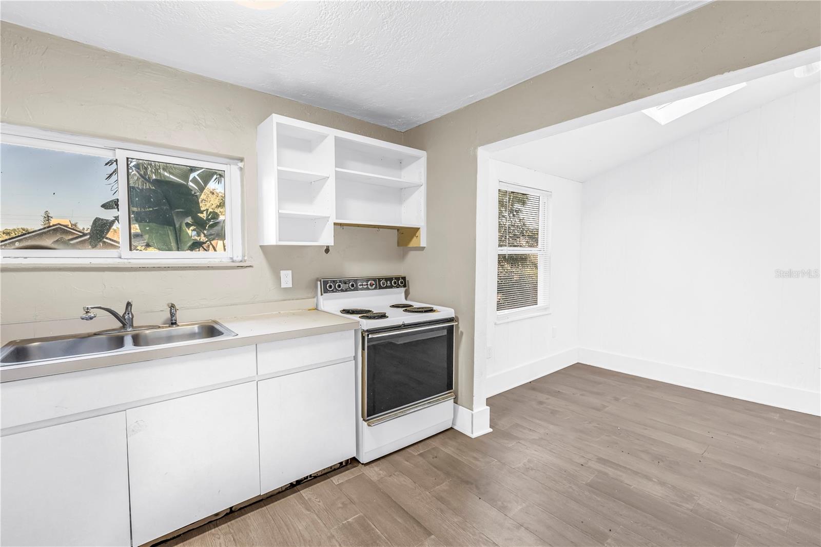 1012 GRANVILLE CT N, ST PETERSBURG, FL — photo 37