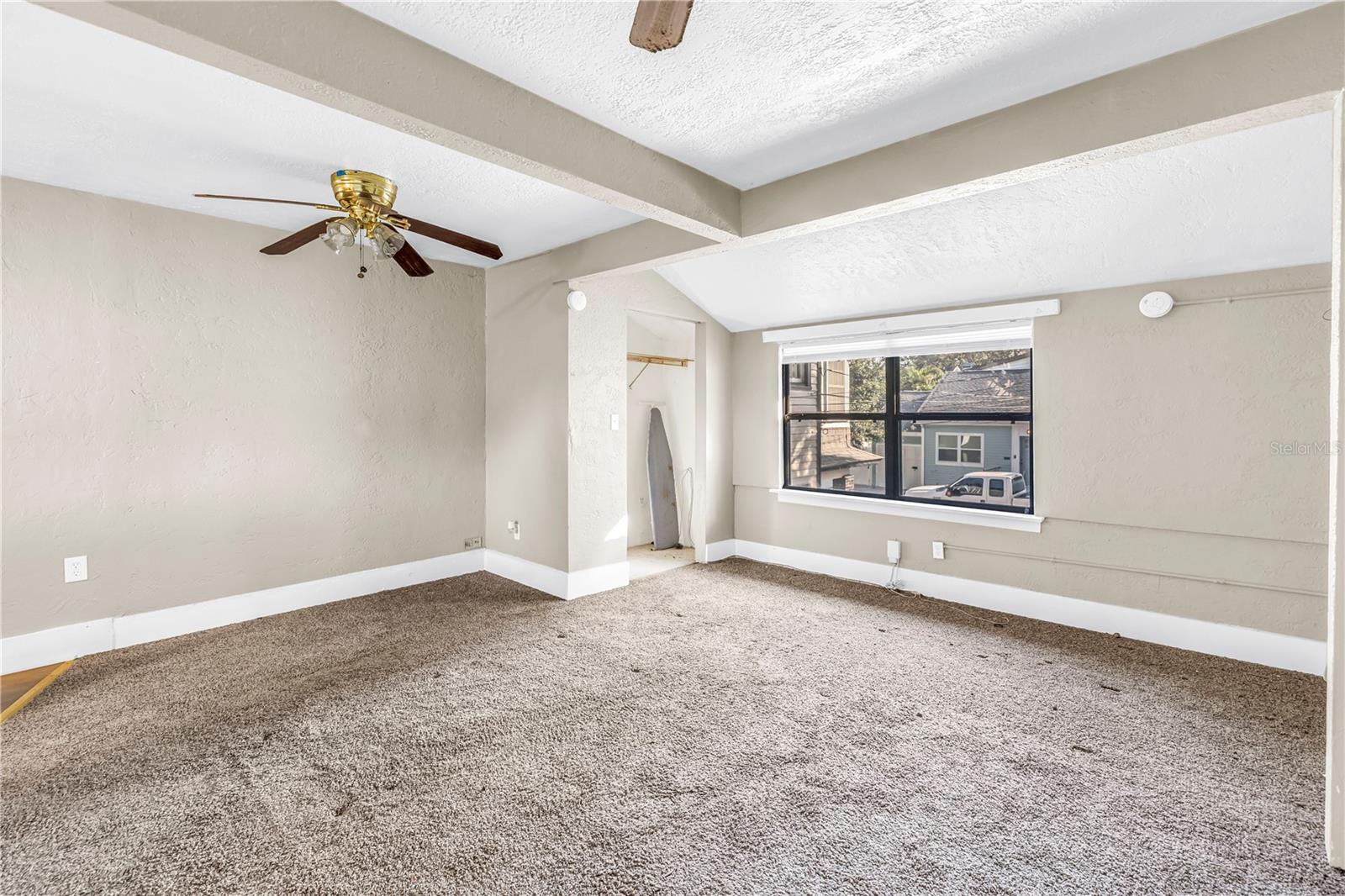 1012 GRANVILLE CT N, ST PETERSBURG, FL — photo 39