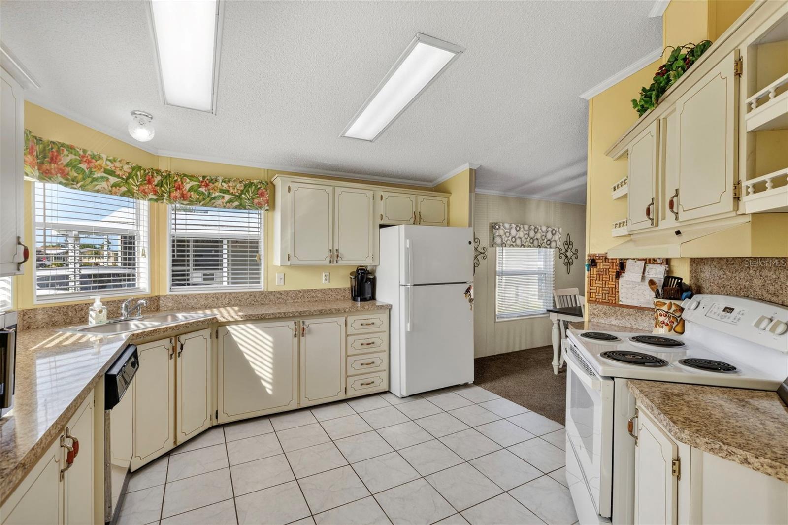 512 LA PLAYA CIR, NORTH PORT, FL — photo 8