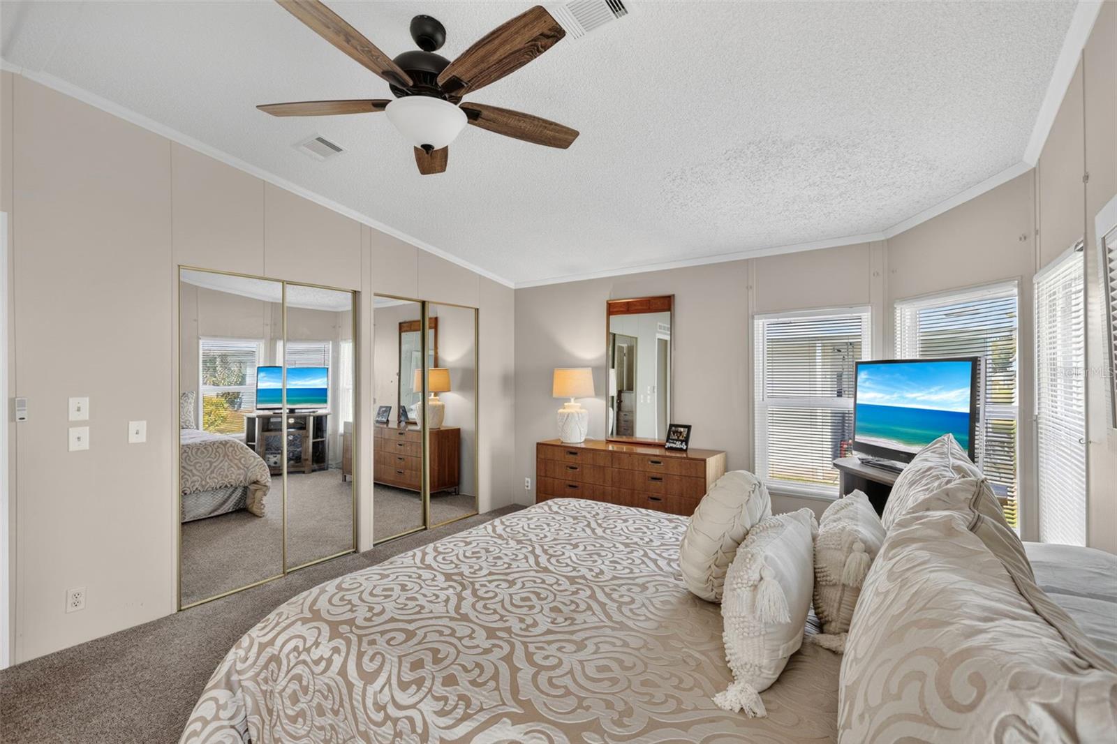 512 LA PLAYA CIR, NORTH PORT, FL — photo 17