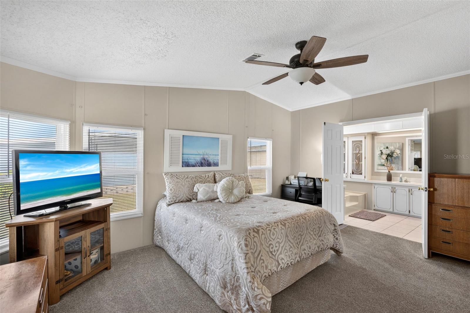 512 LA PLAYA CIR, NORTH PORT, FL — photo 18