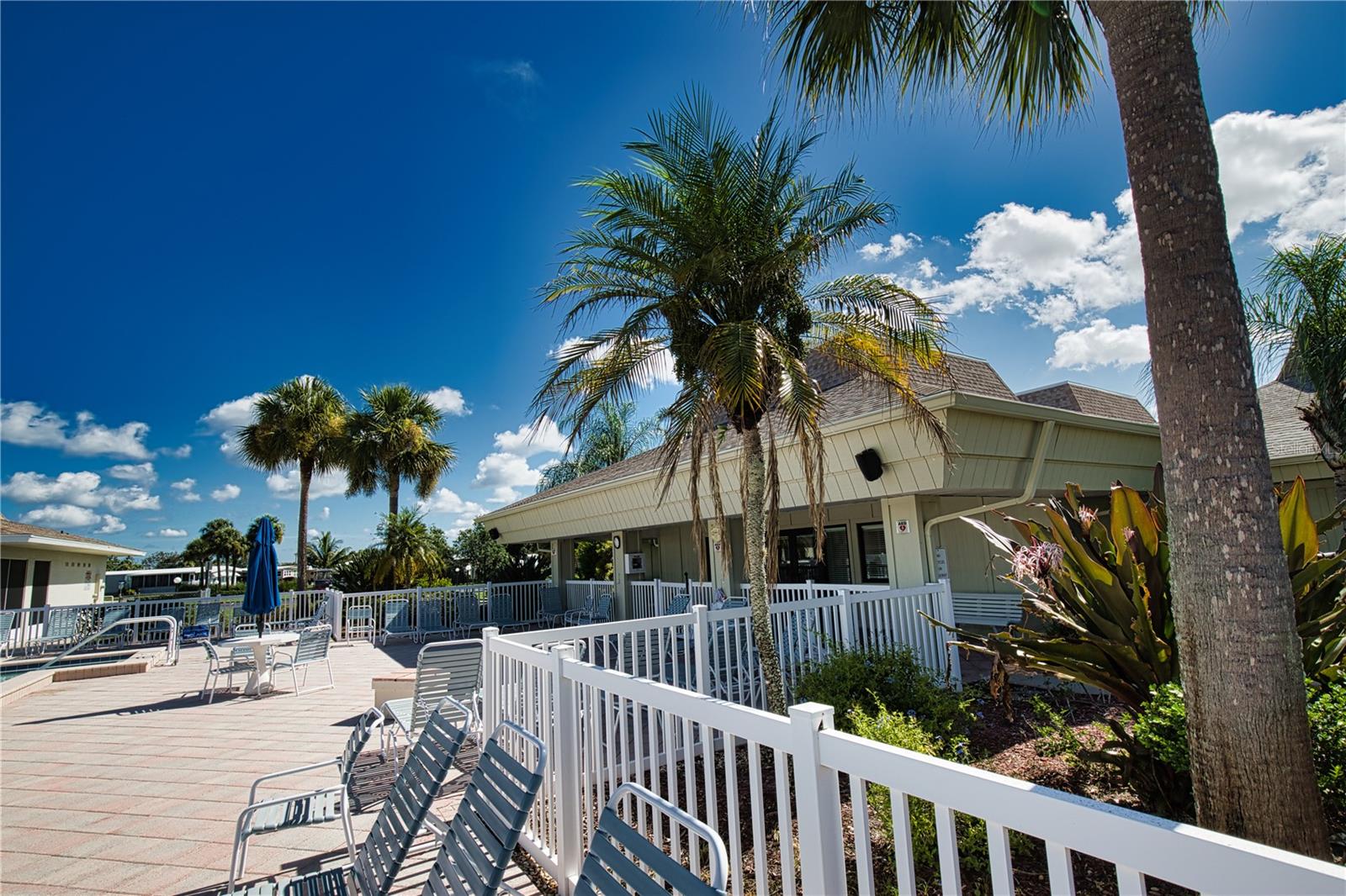 512 LA PLAYA CIR, NORTH PORT, FL — photo 38