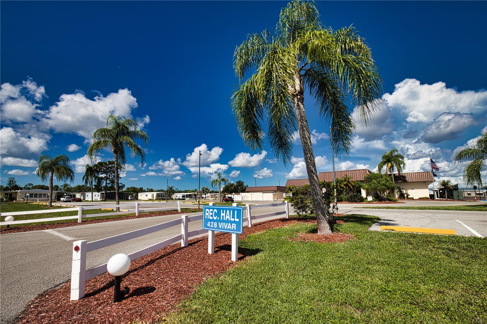 512 LA PLAYA CIR, NORTH PORT, FL — photo 44