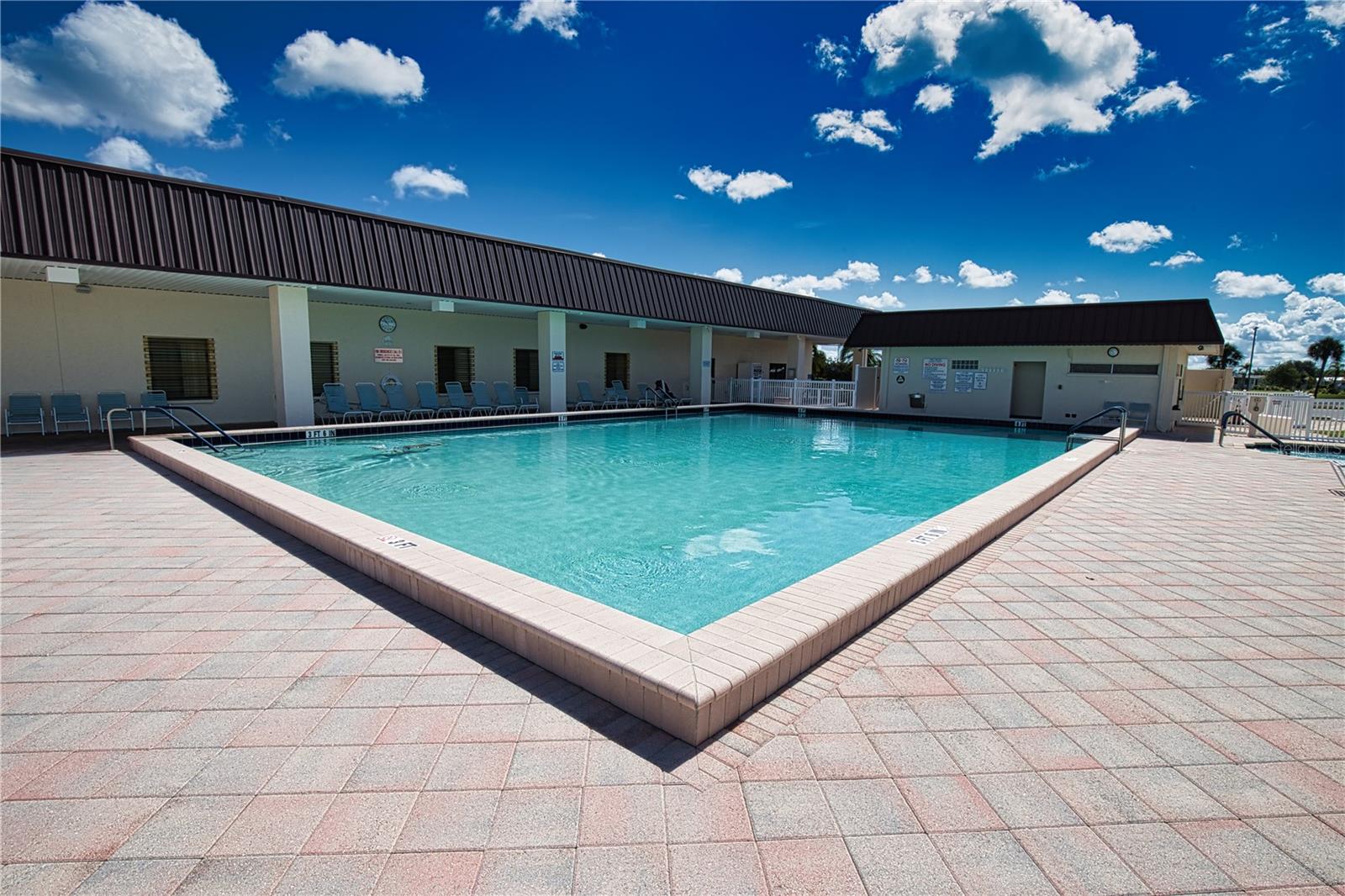 512 LA PLAYA CIR, NORTH PORT, FL — photo 46