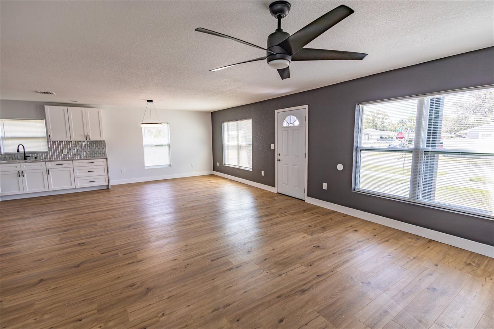 4501 20TH AVE S, ST PETERSBURG, FL — photo 2