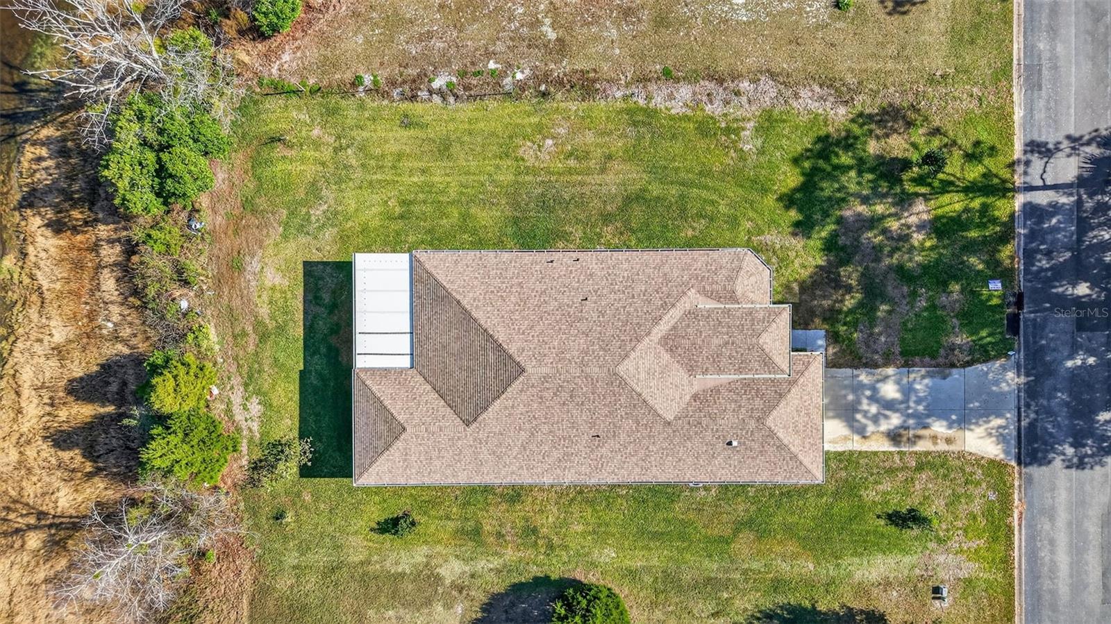 588 DOWLING CIR, LADY LAKE, FL — photo 17