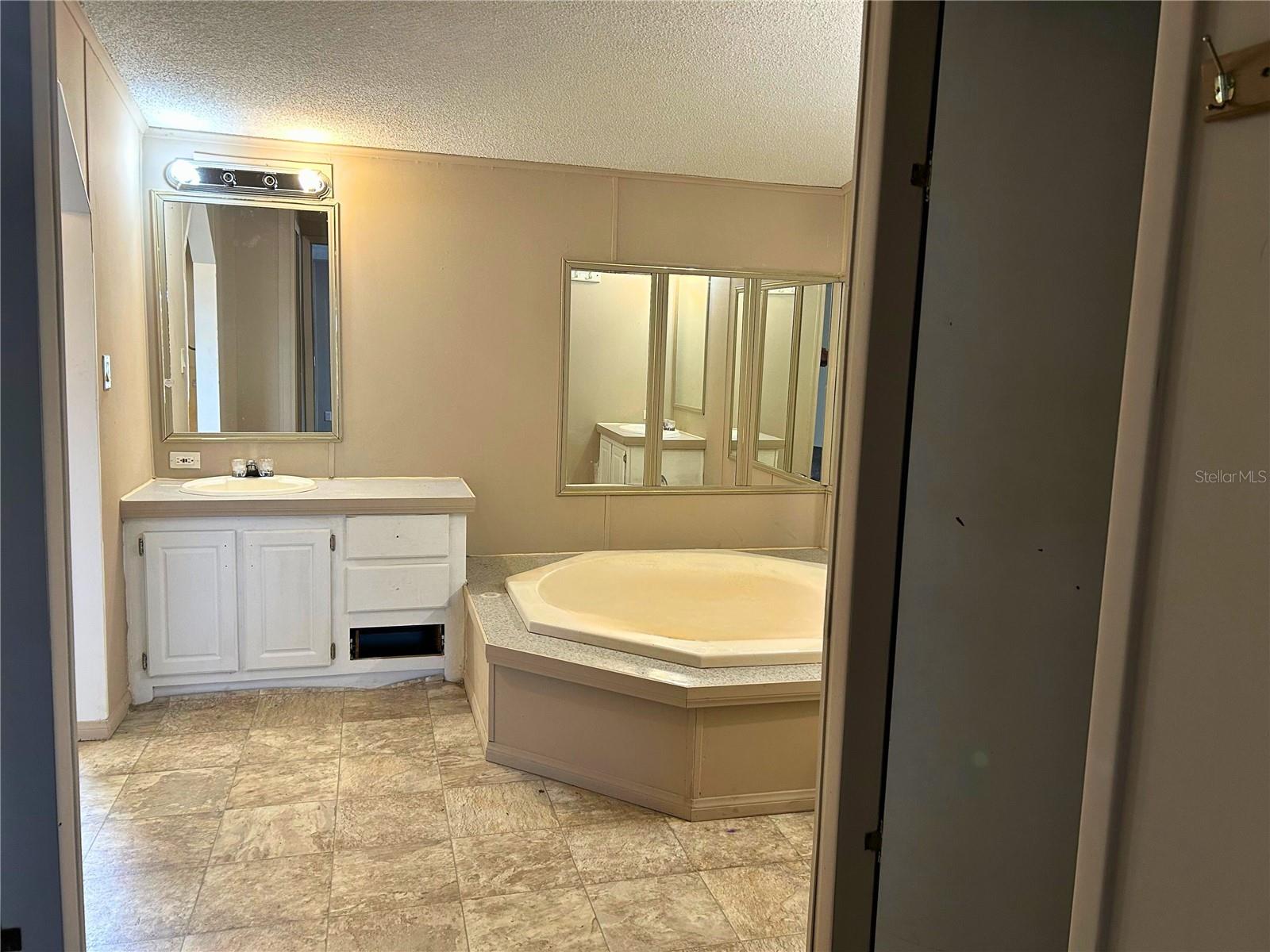 9867 JEROME DR, NEW PORT RICHEY, FL — photo 11