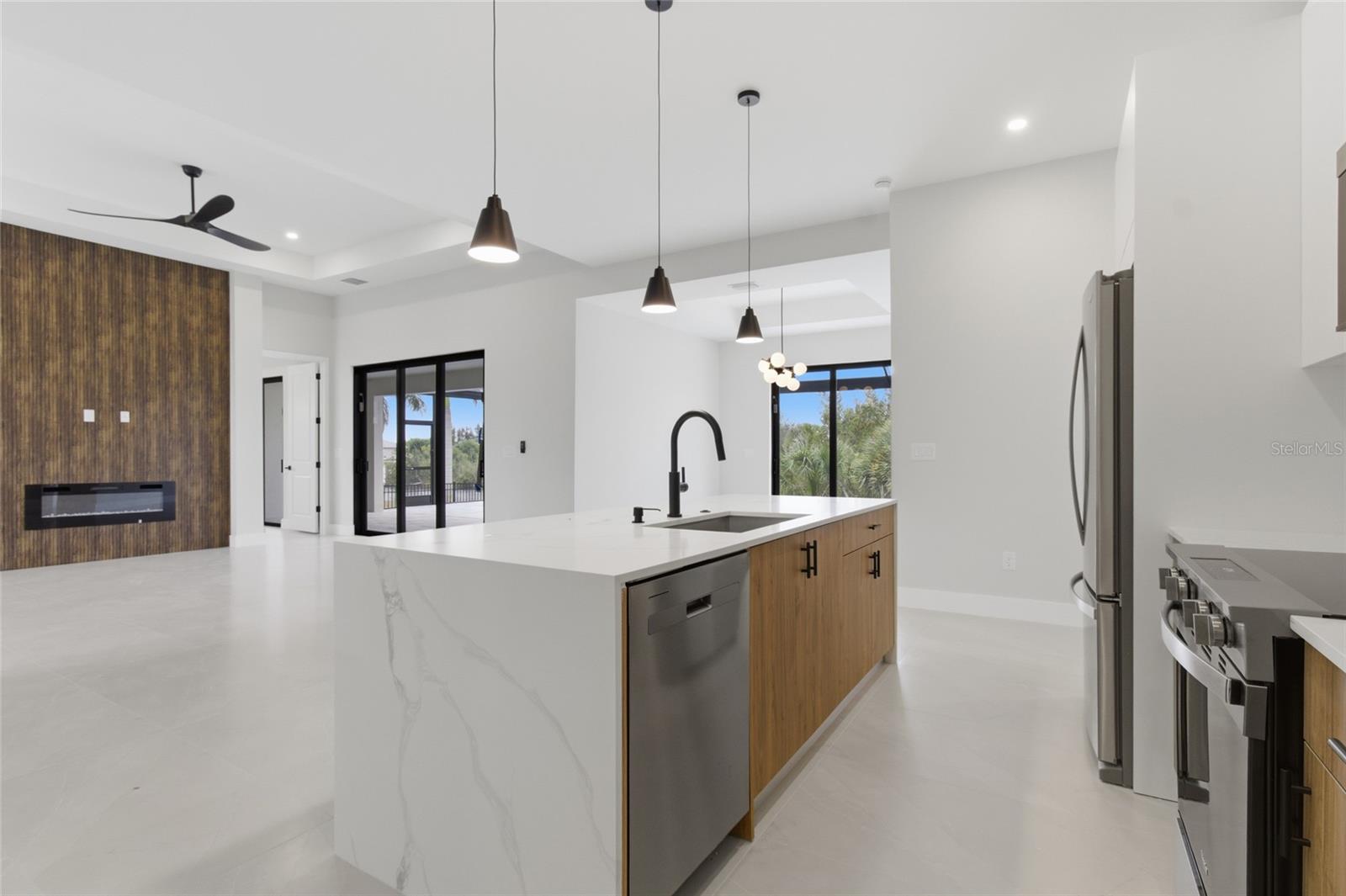 9660 PRESIDENT CIR, PORT CHARLOTTE, FL — photo 22