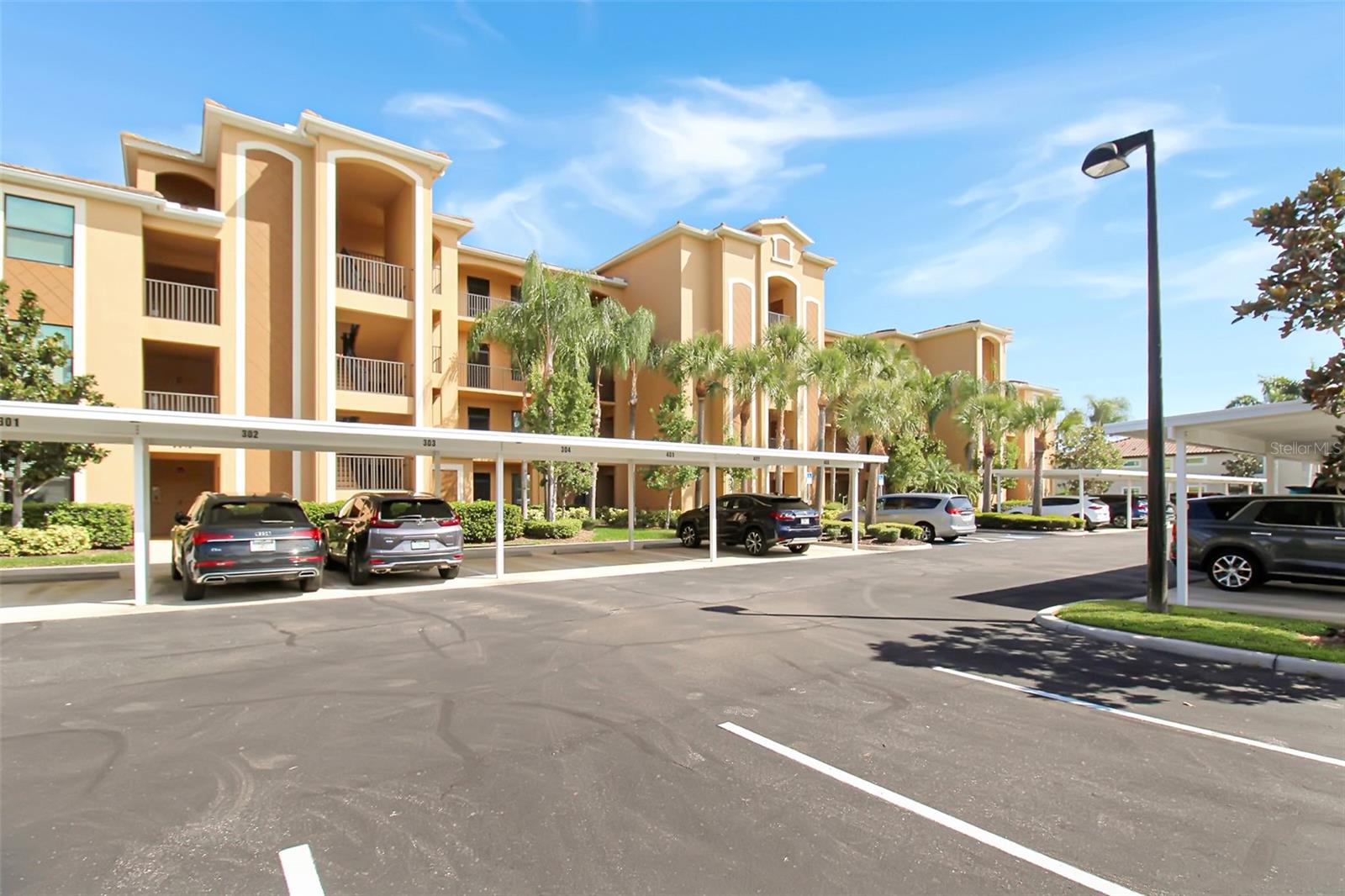 6519 GRAND ESTUARY TRL #302, BRADENTON, FL