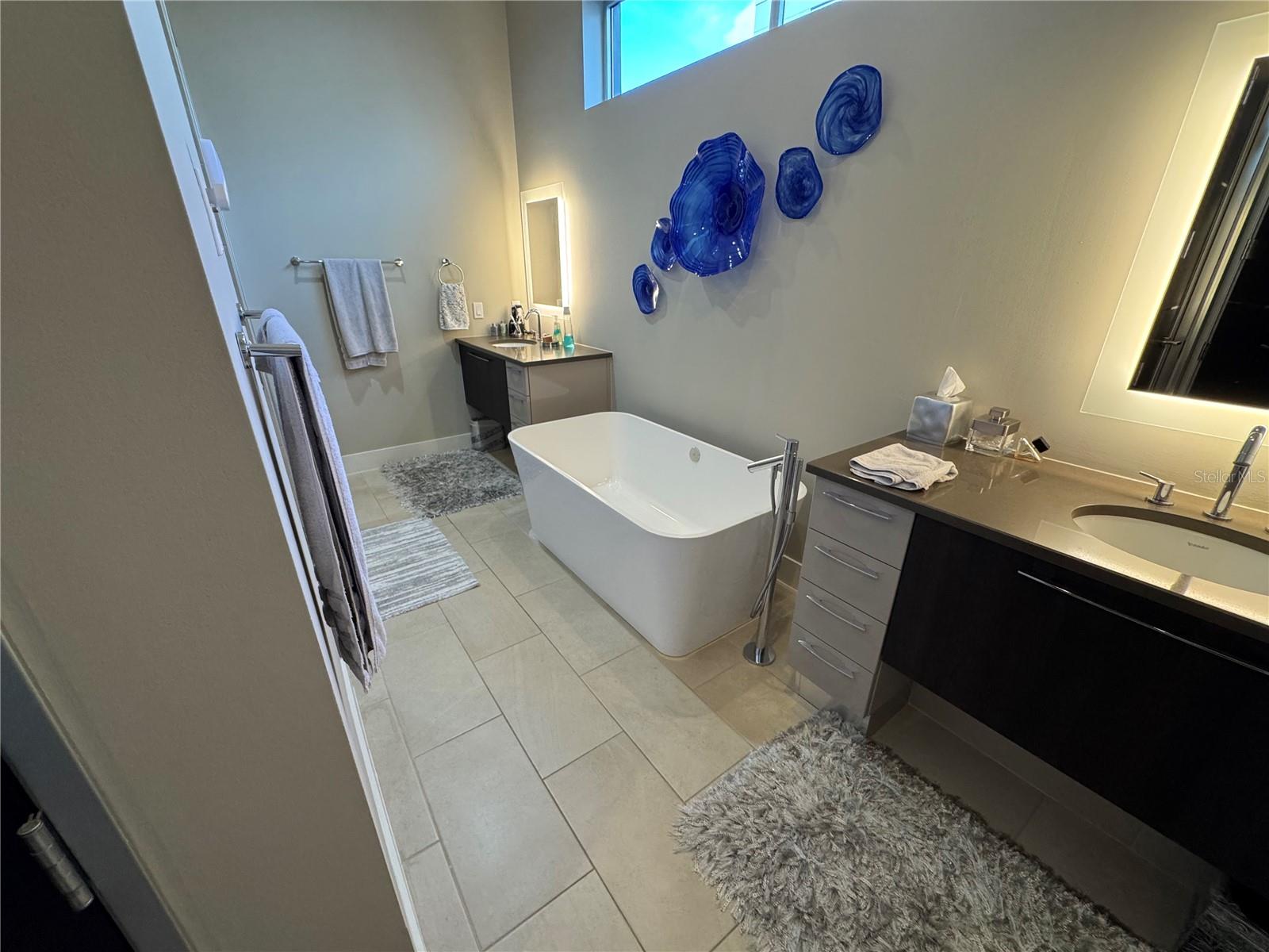 239 COSMOPOLITAN CT, SARASOTA, FL — photo 36