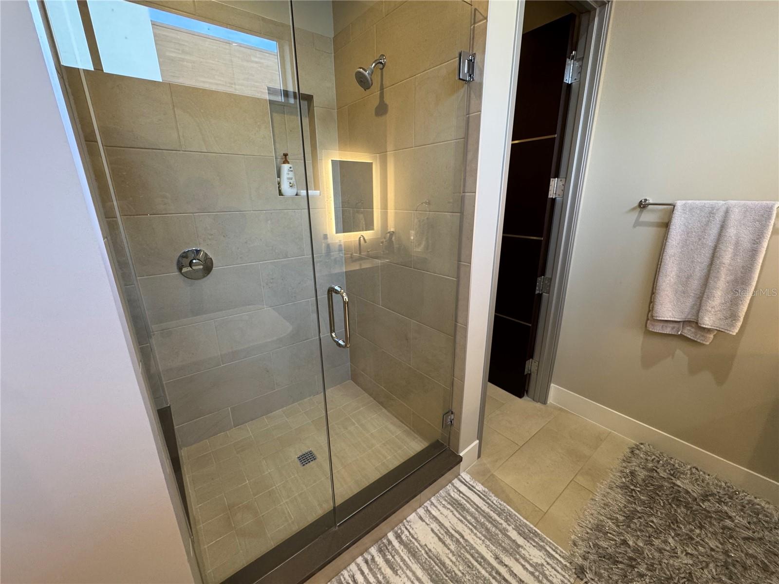 239 COSMOPOLITAN CT, SARASOTA, FL — photo 39