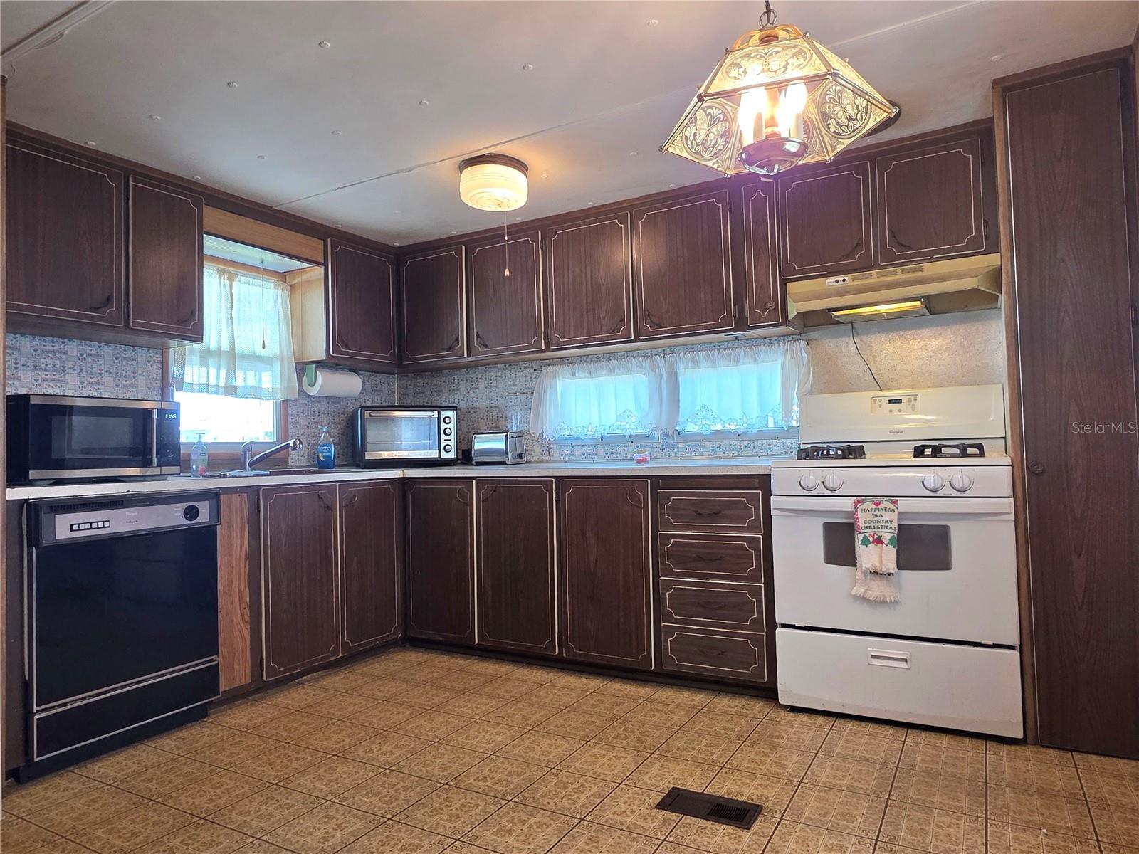5105 CURRAN ST, ZEPHYRHILLS, FL — photo 11