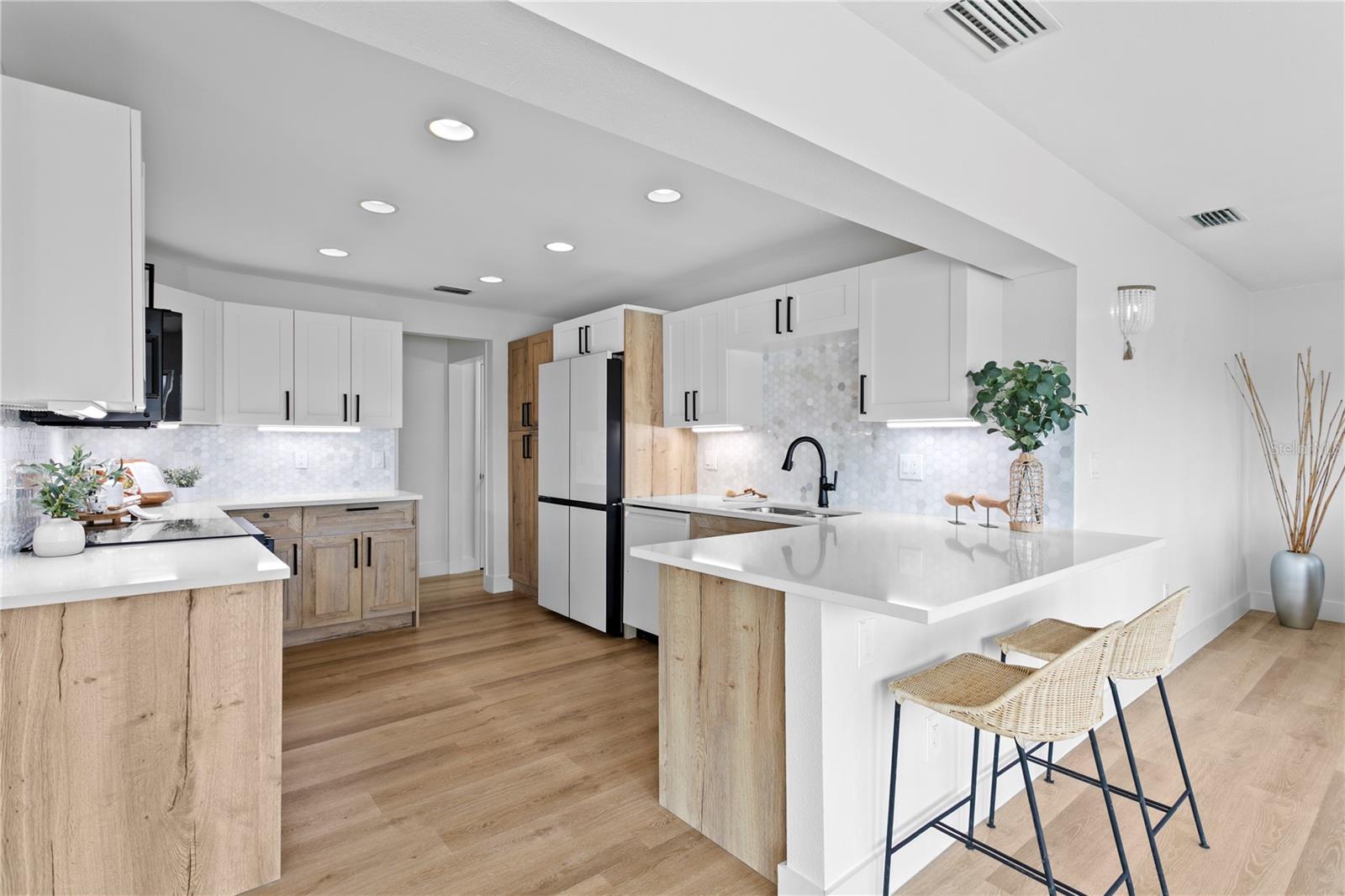 350 N JULIA CIR, ST PETE BEACH, FL — photo 10