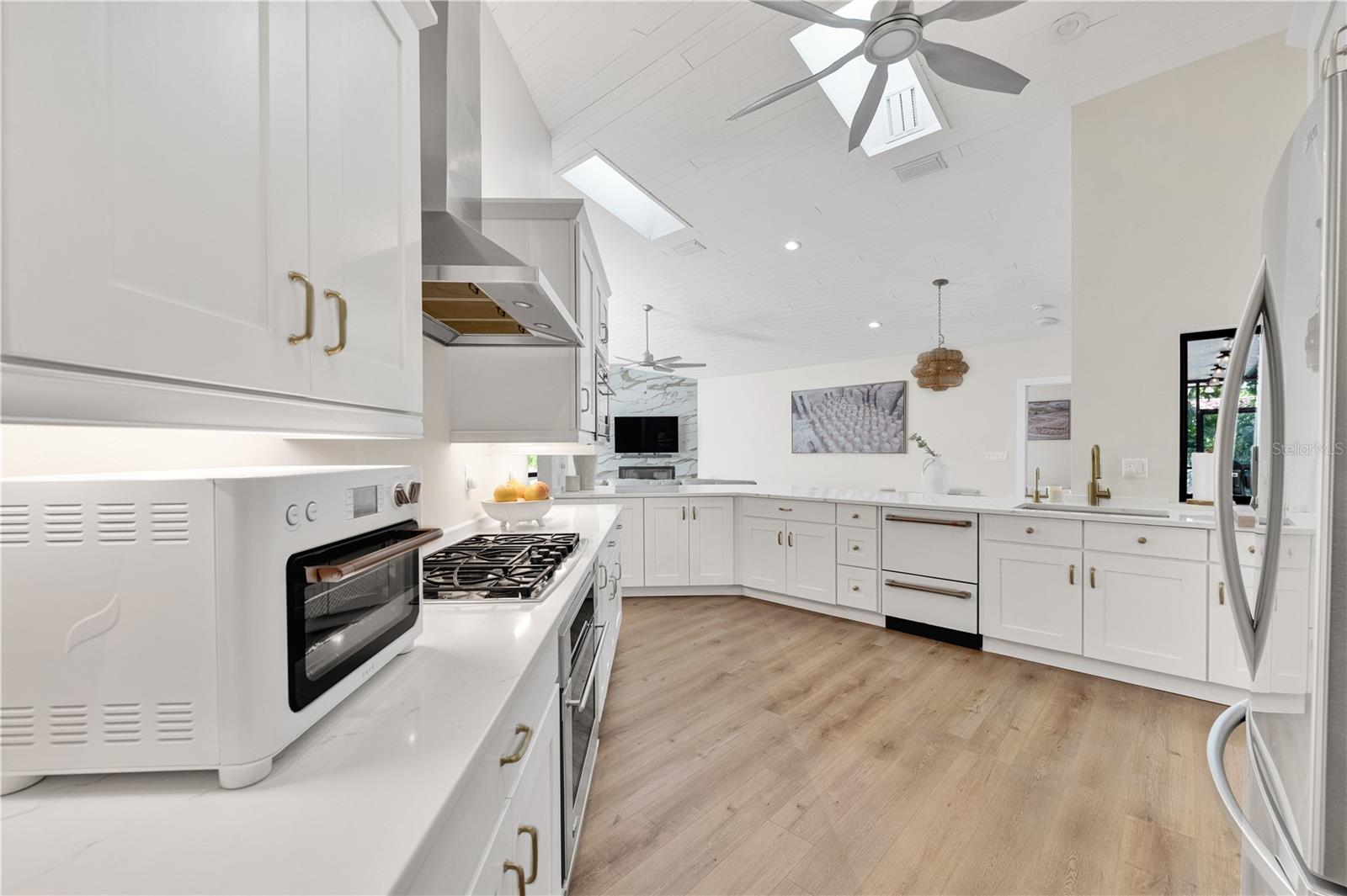 5361 SIESTA CT, SARASOTA, FL — photo 11
