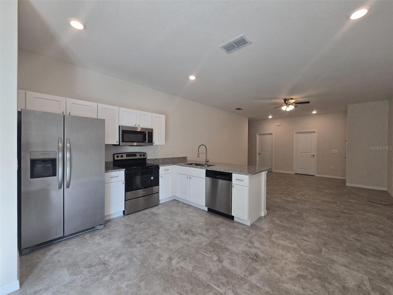 546 IMPERIAL PL #546, KISSIMMEE, FL — photo 4
