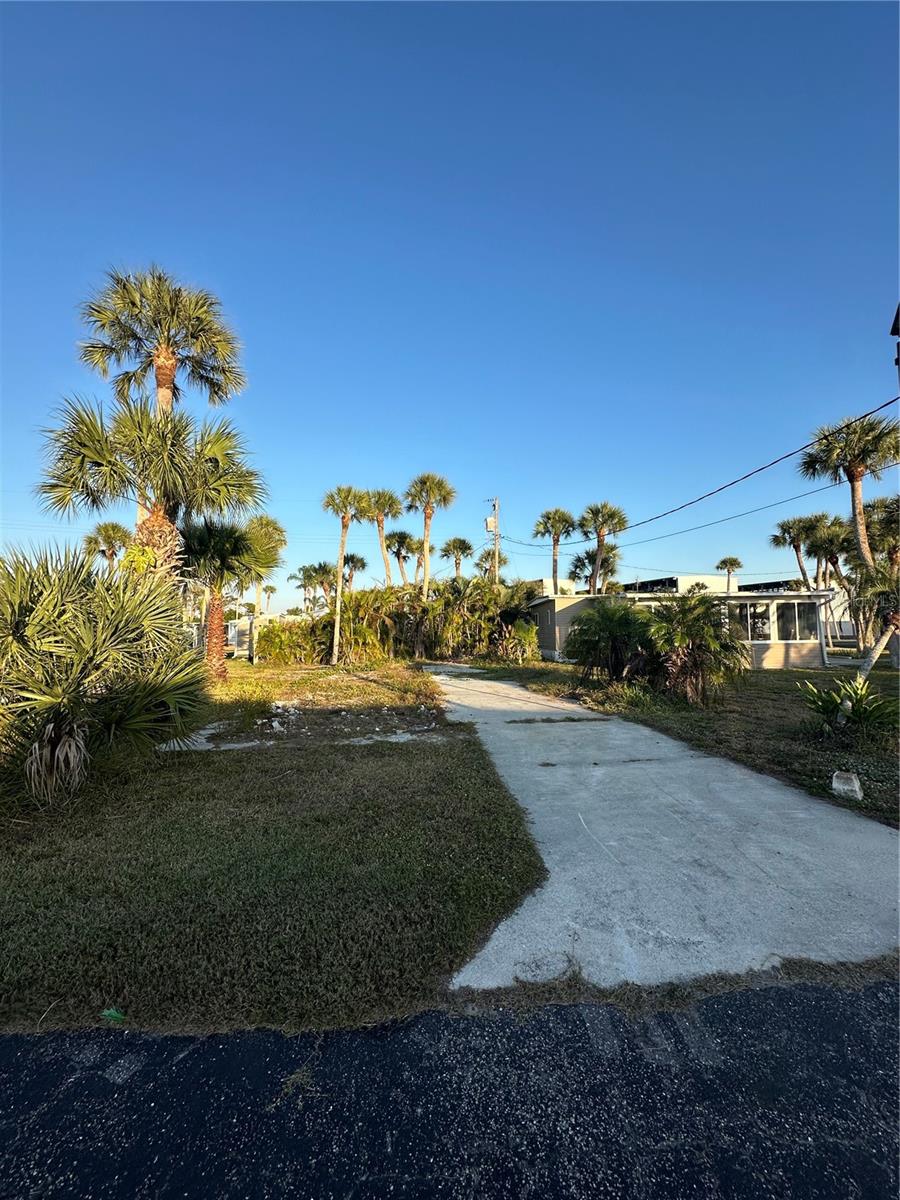 7500 PARK POINTE DR #13, ENGLEWOOD, FL