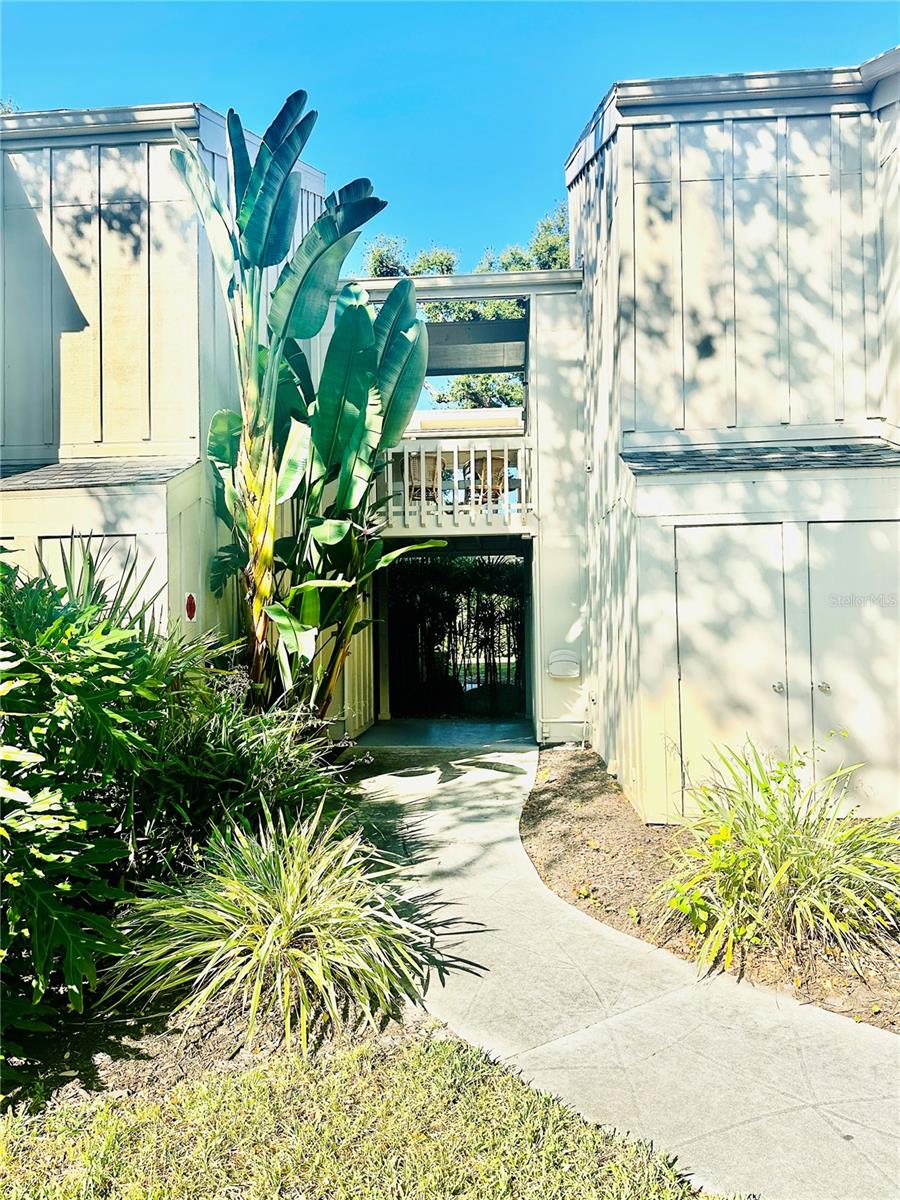 2200 BAHIA VISTA ST #B3, SARASOTA, FL