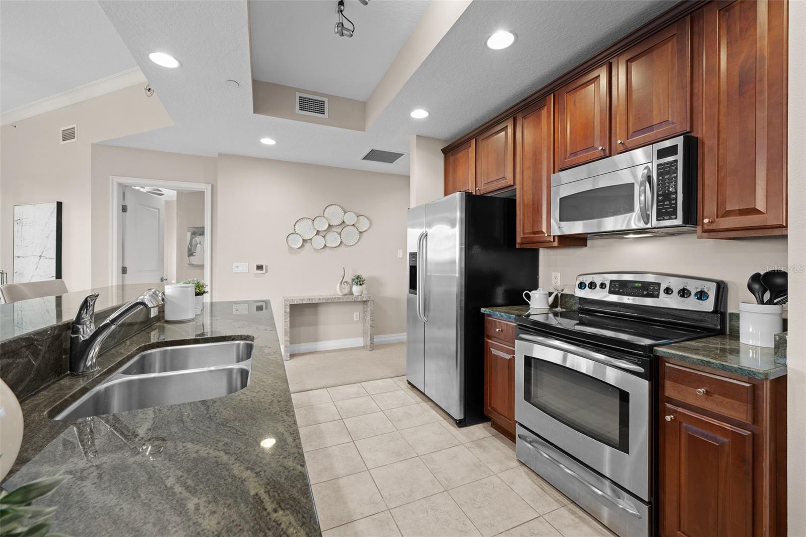 1209 E CUMBERLAND AVE #501, TAMPA, FL — photo 17