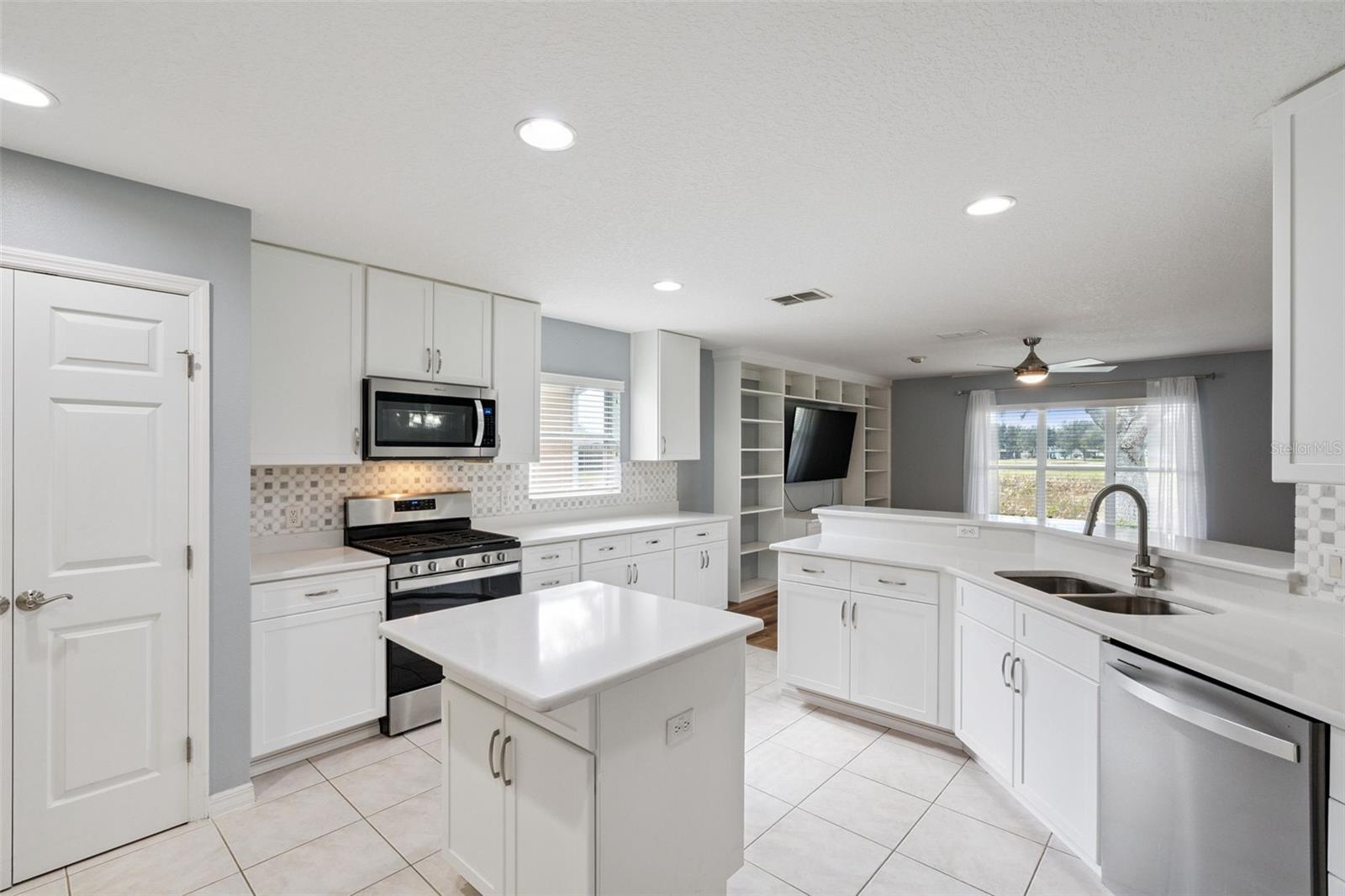 26821 AUGUSTA SPRINGS CIR, LEESBURG, FL — photo 29