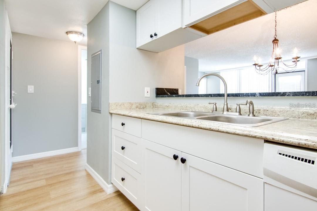 2615 COVE CAY DR #205, CLEARWATER, FL — photo 3