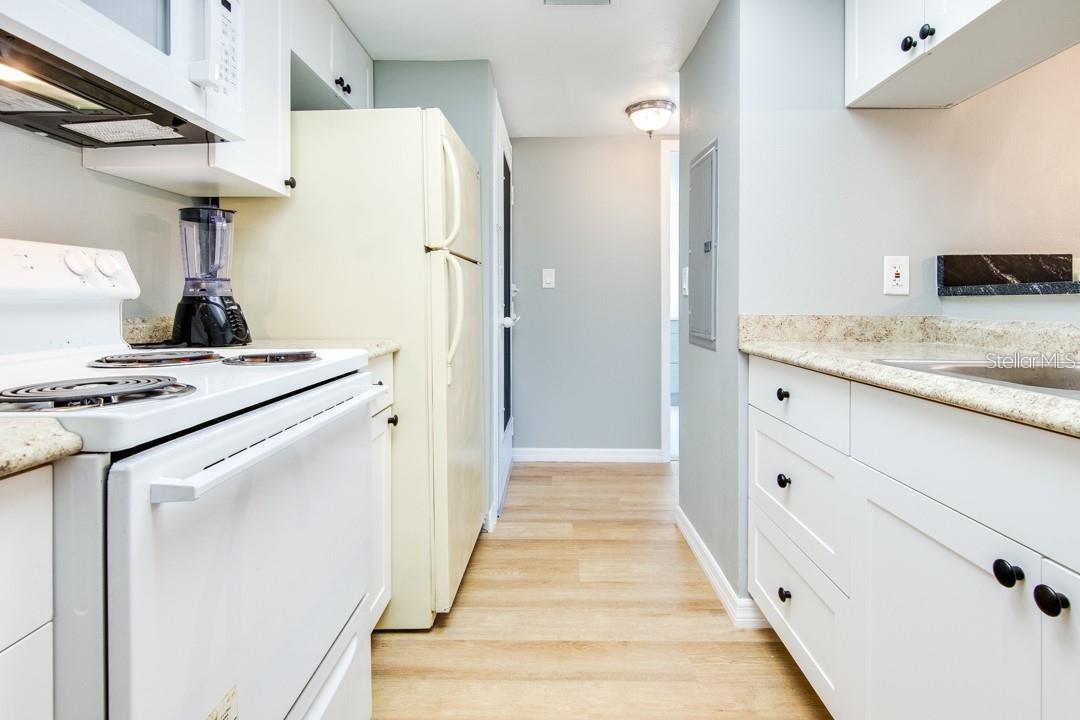 2615 COVE CAY DR #205, CLEARWATER, FL — photo 4