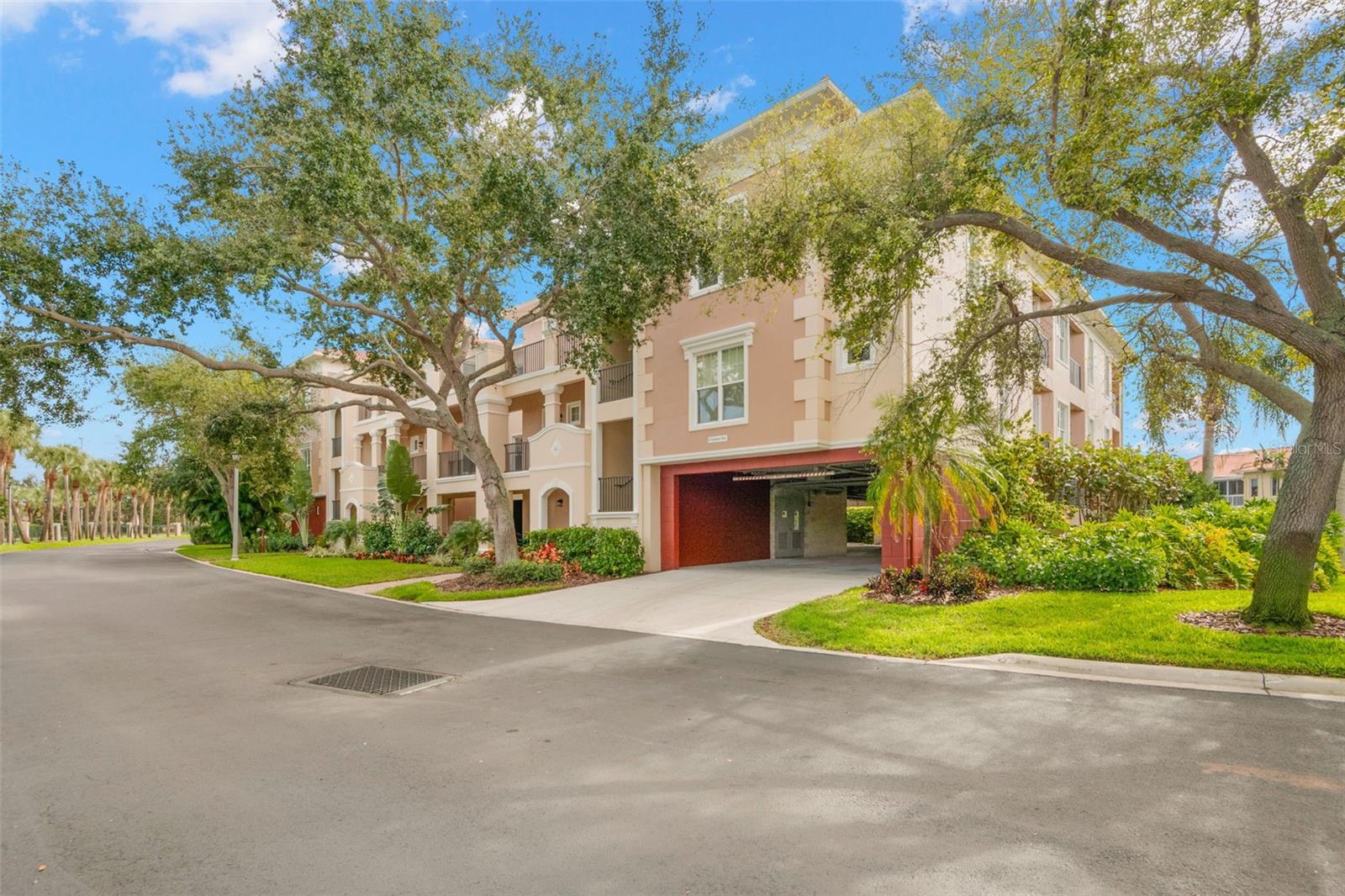 8 ACADEMY WAY S #123, ST PETERSBURG, FL — photo 2