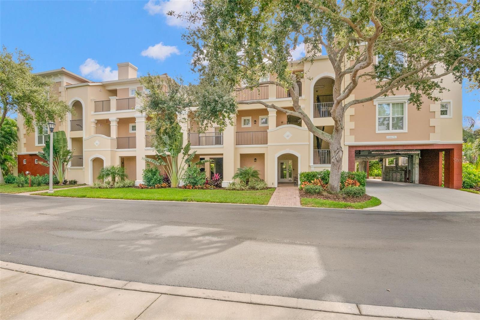 8 ACADEMY WAY S #123, ST PETERSBURG, FL — photo 47