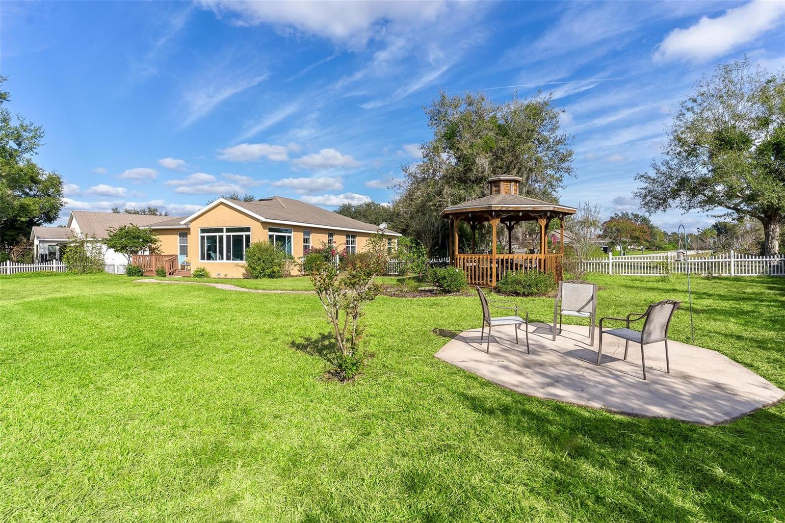 81 TWIN LAKE CIR, UMATILLA, FL — photo 5