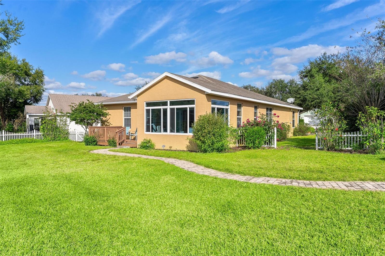 81 TWIN LAKE CIR, UMATILLA, FL — photo 9